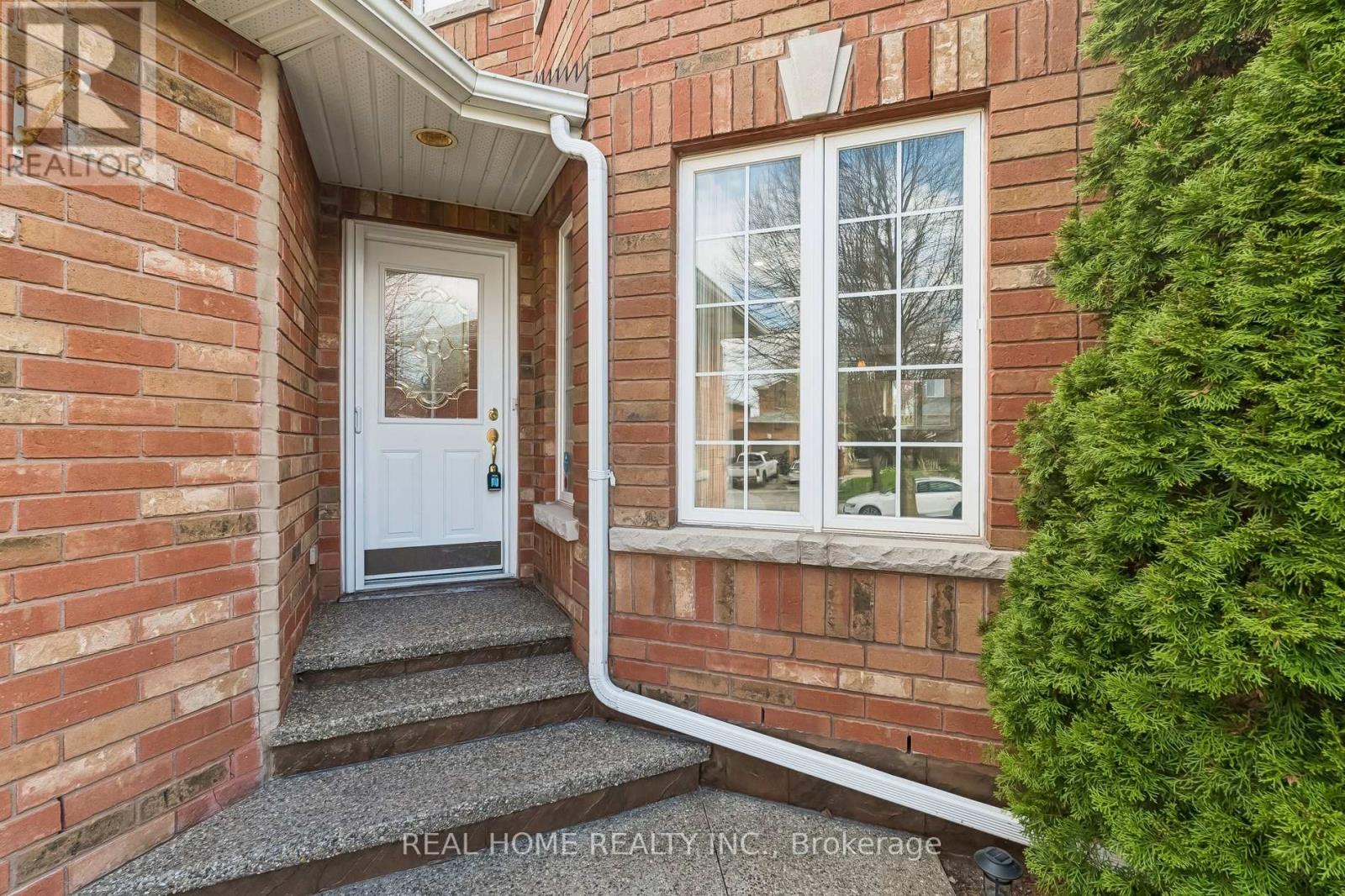 Detached at 31 PRINCE DRIVE, Bradford West Gwillimbury