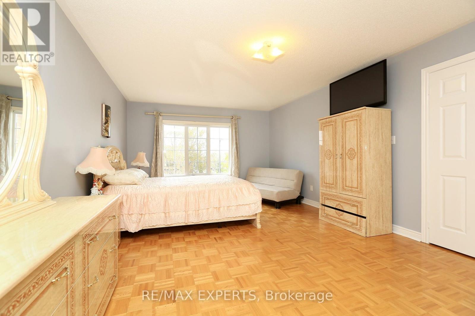 Detached at 1 VIA CRISTINA WAY, Vaughan