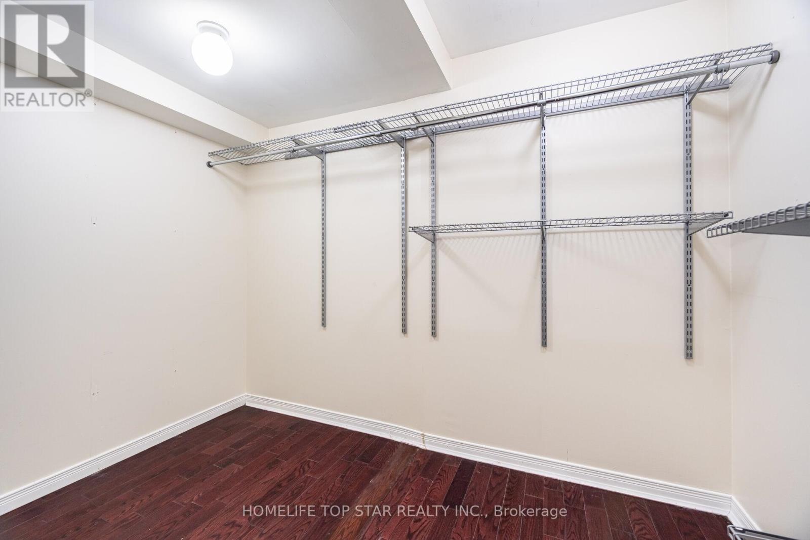 Detached at 26 DELRAY DRIVE E, Markham