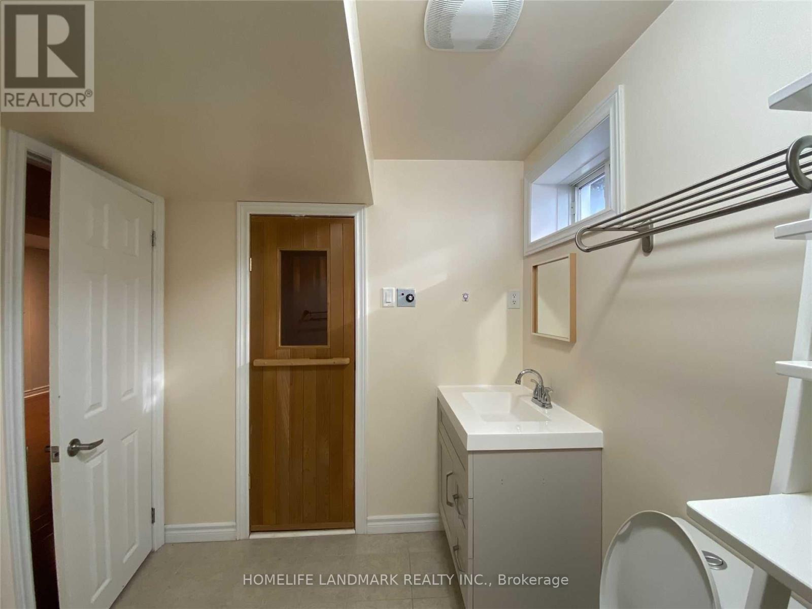 Detached at LOWER - 32 ESCAPADE DRIVE, Richmond Hill