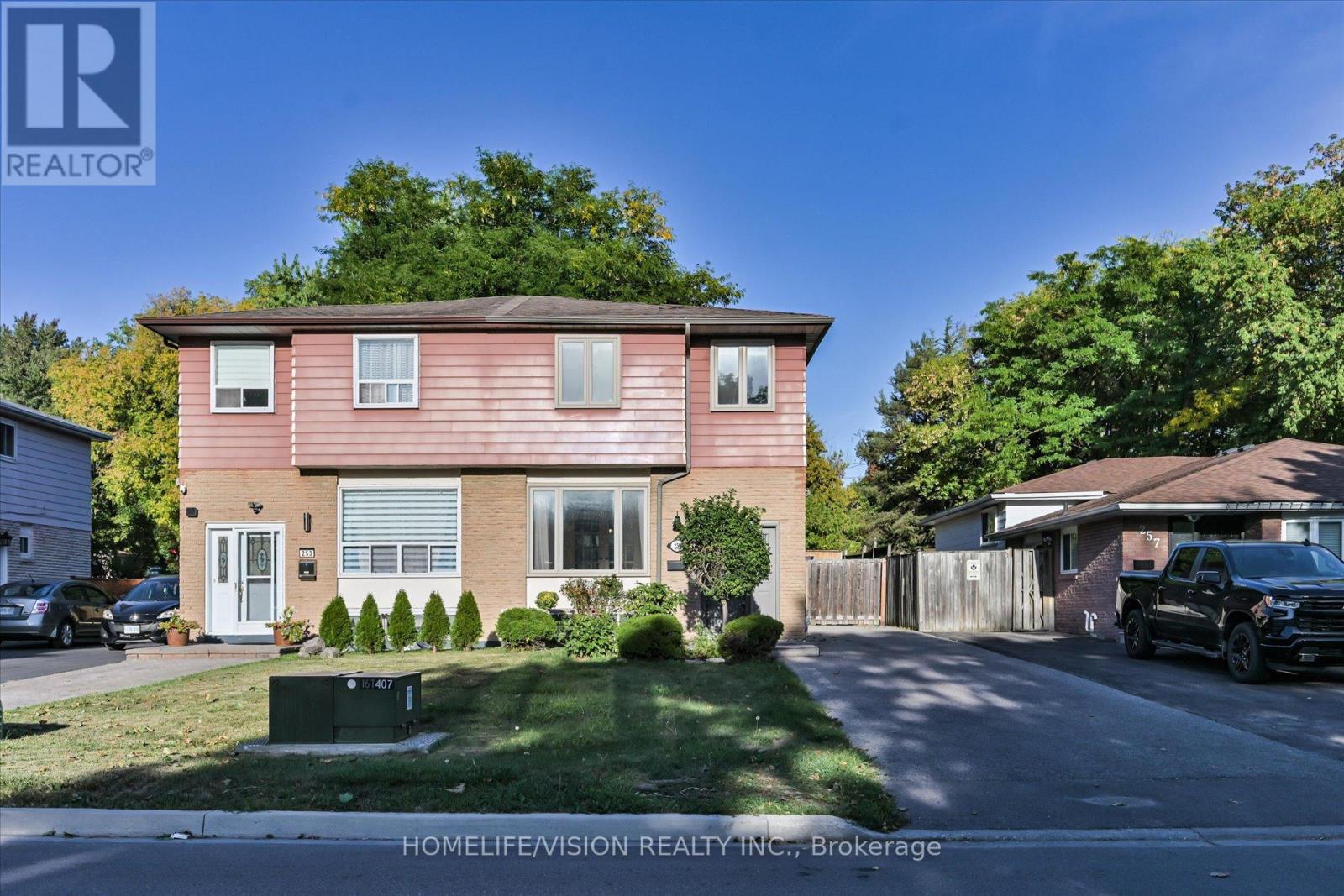 Semi-Detached/Link at 255 CEDAR AVENUE, Richmond Hill (Harding)