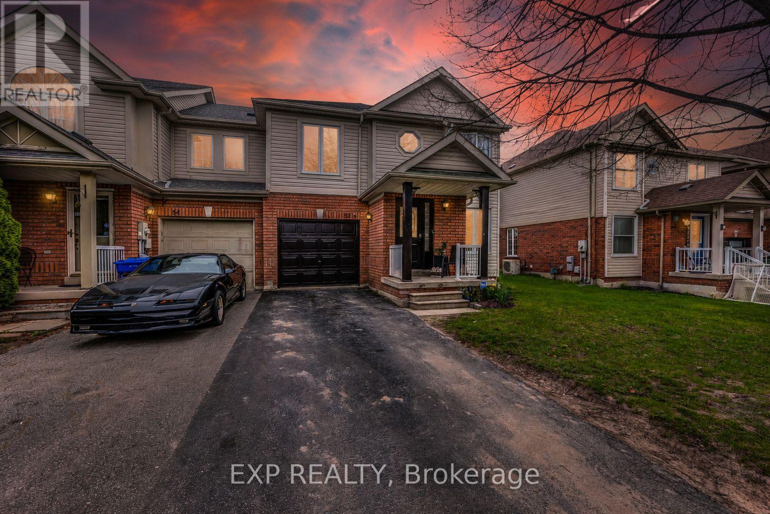 Townhouse at 52 GLASGOW CRESCENT, Georgina