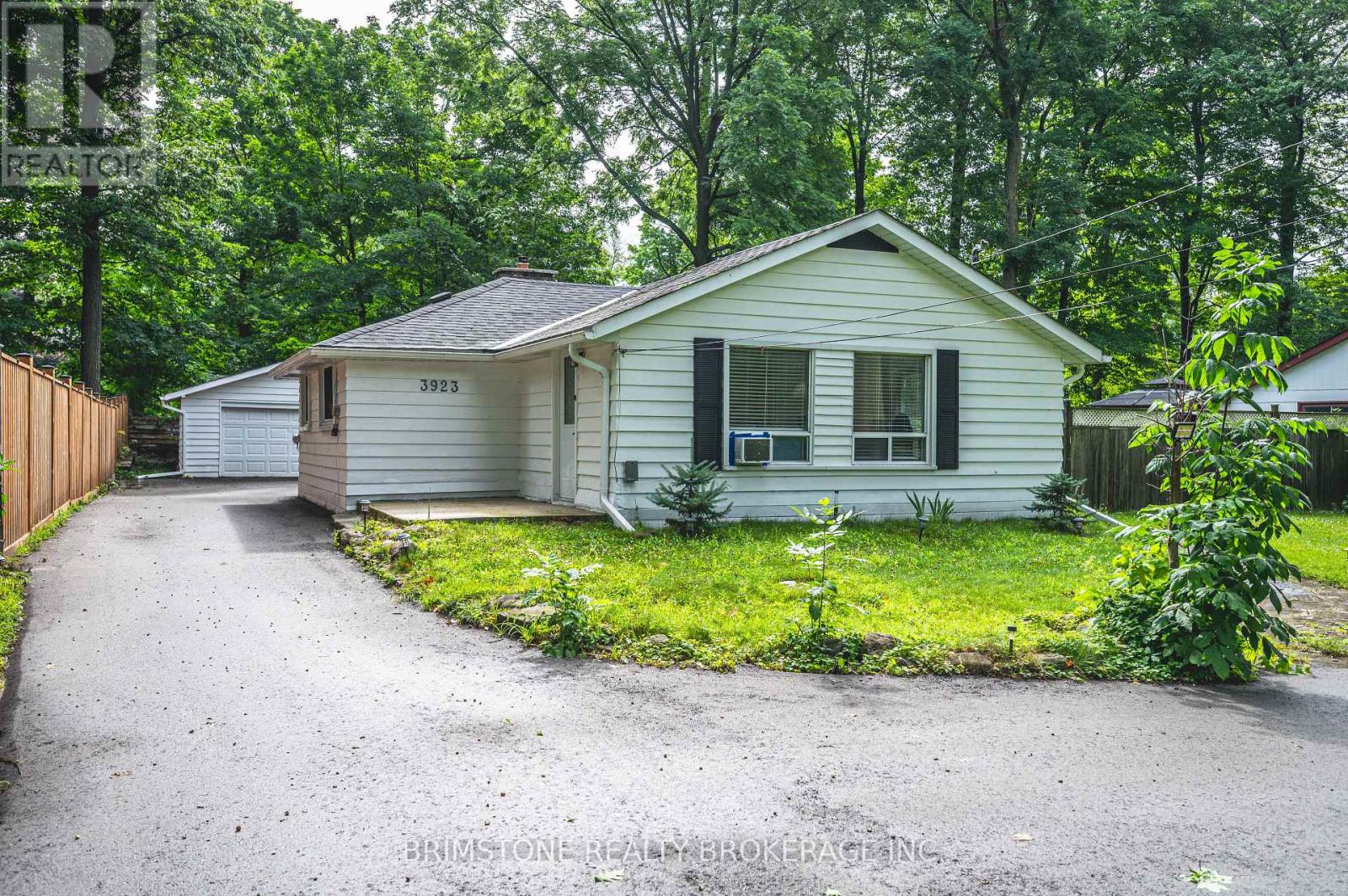 Detached at 3923 ALGONQUIN AVENUE, Innisfil