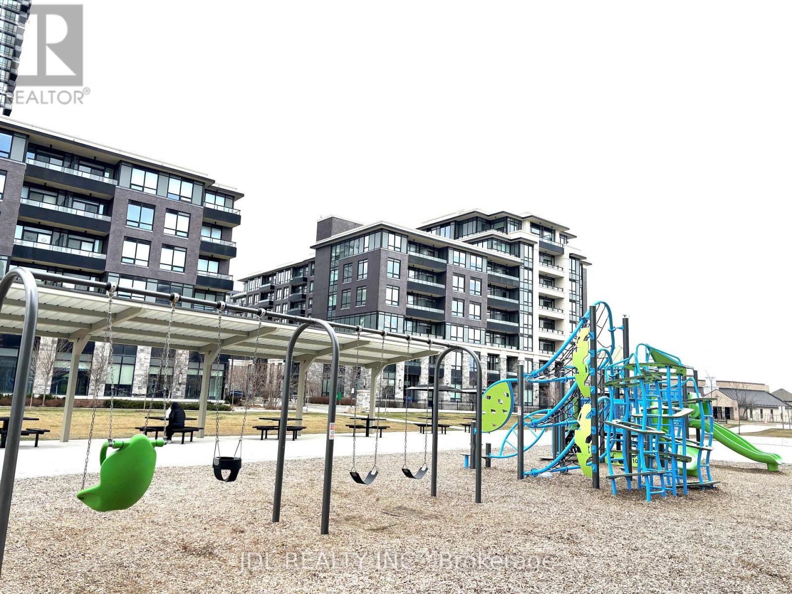 Apartment at 721 - 25 WATER WALK DRIVE, Markham (Unionville)