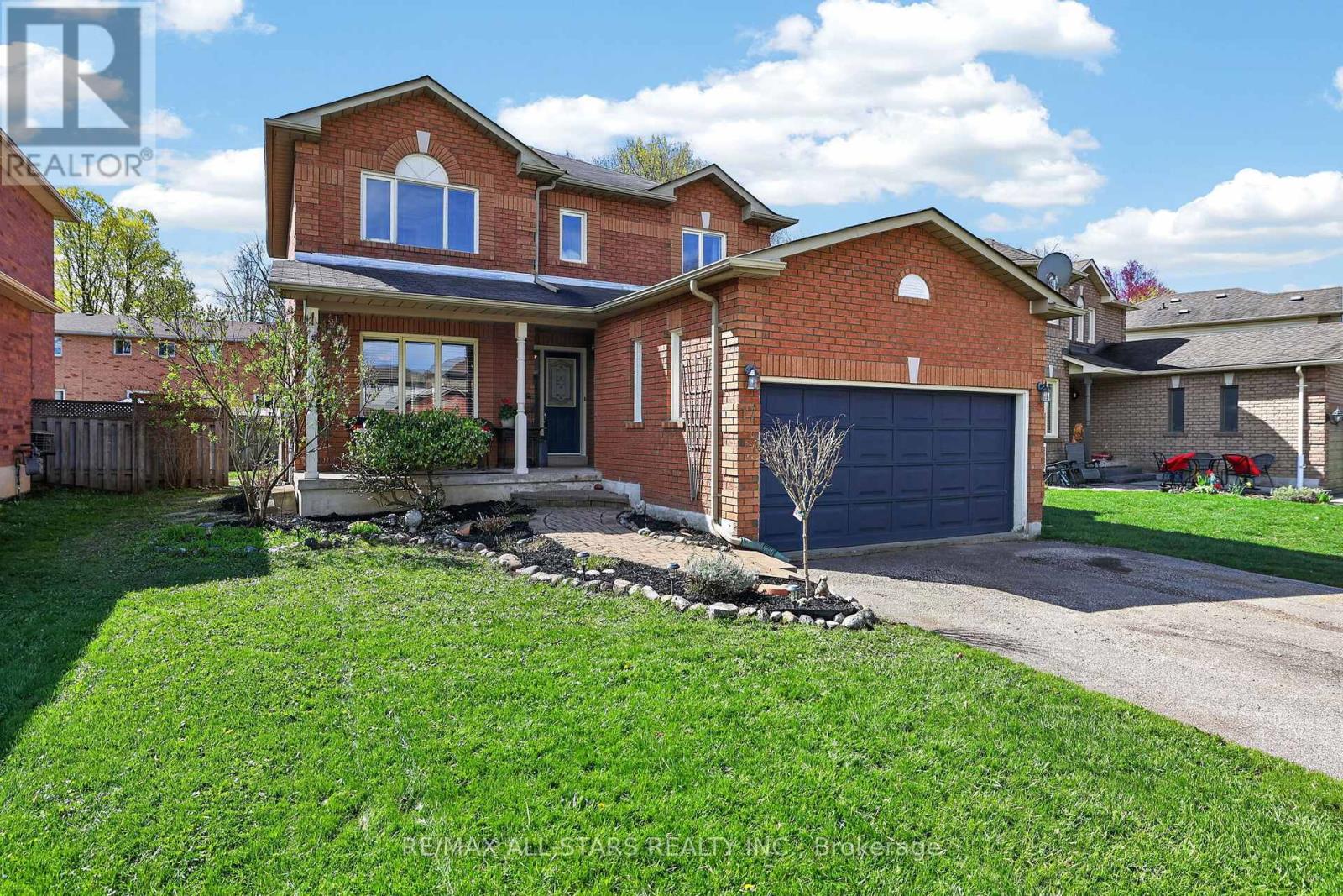 Detached at 17 MARGARET PLACE, Georgina (Keswick North)