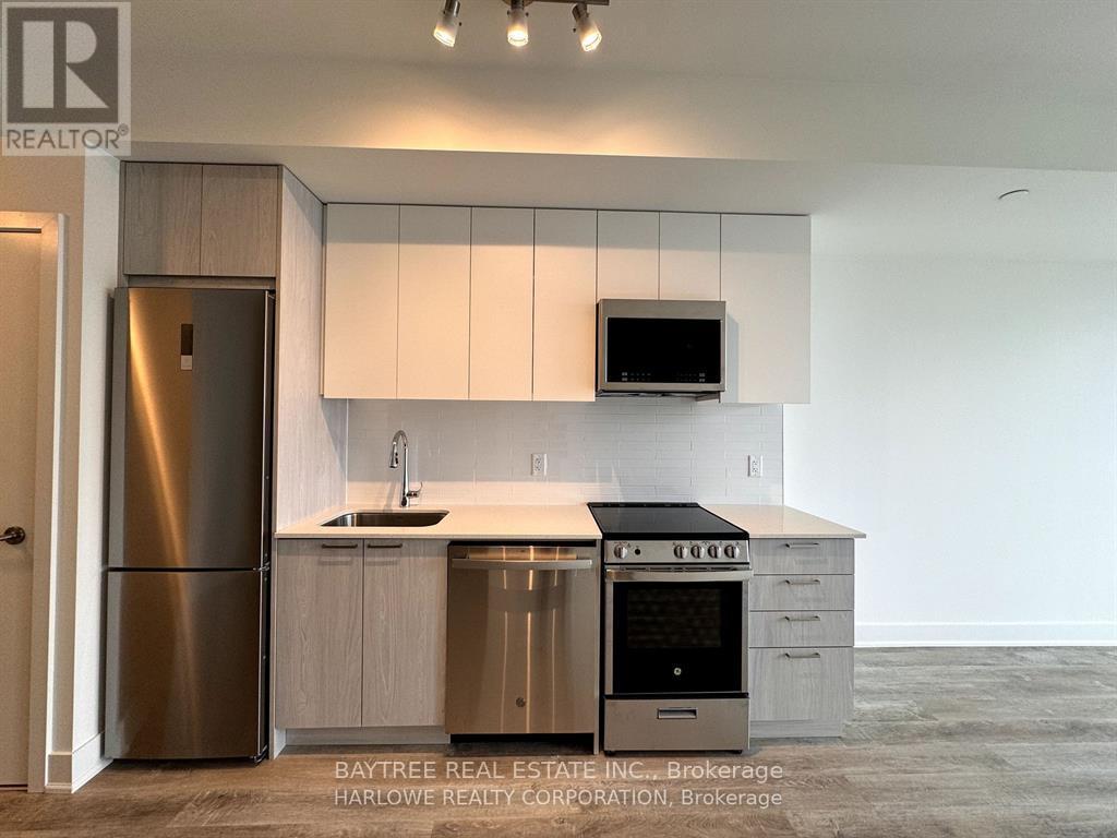 Apartment at 812 - 185 DEERFIELD ROAD, Newmarket (Central Newmarket)