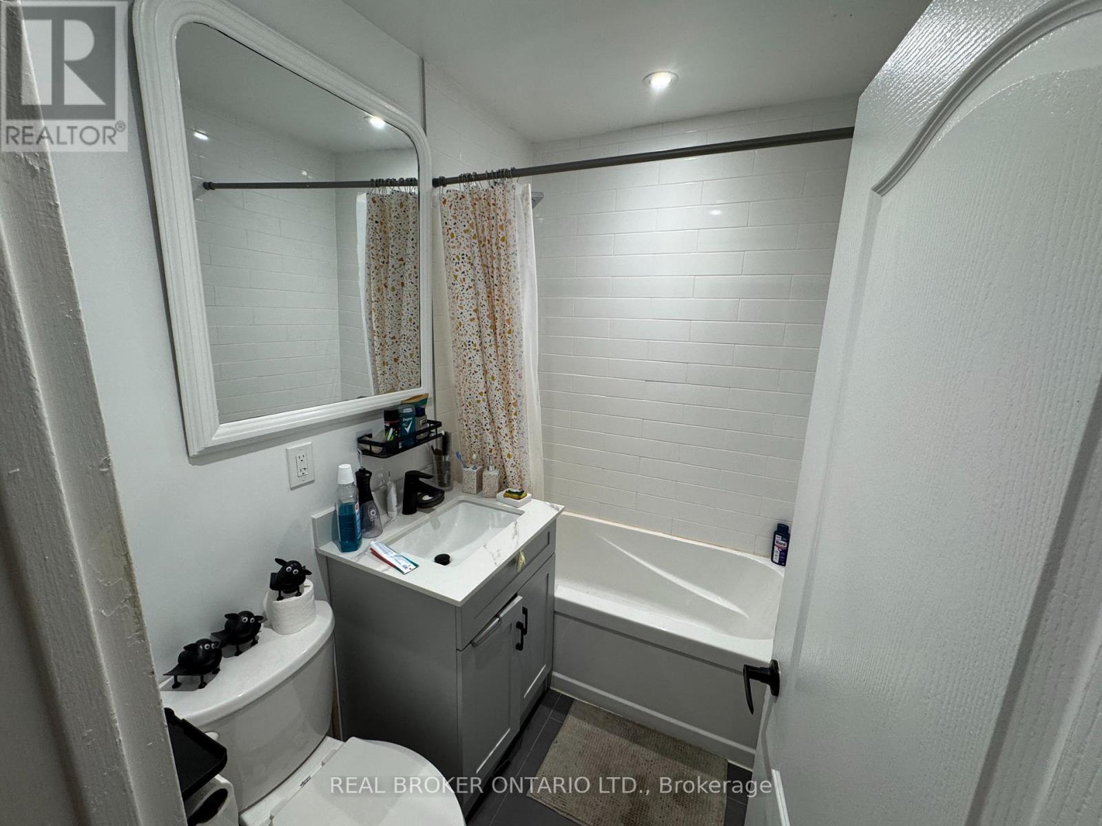 Apartment at 2B - 50 BENSON AVENUE, Richmond Hill