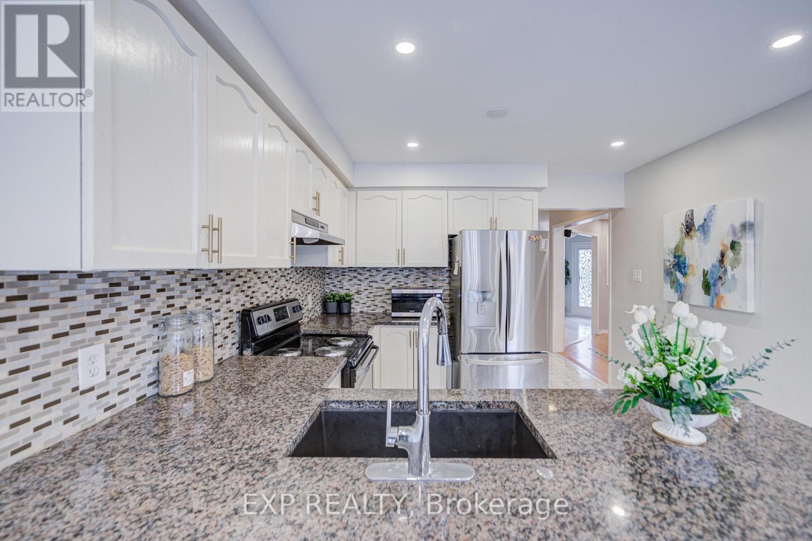 Semi-Detached/Link at 211 SOPHIA ROAD, Markham