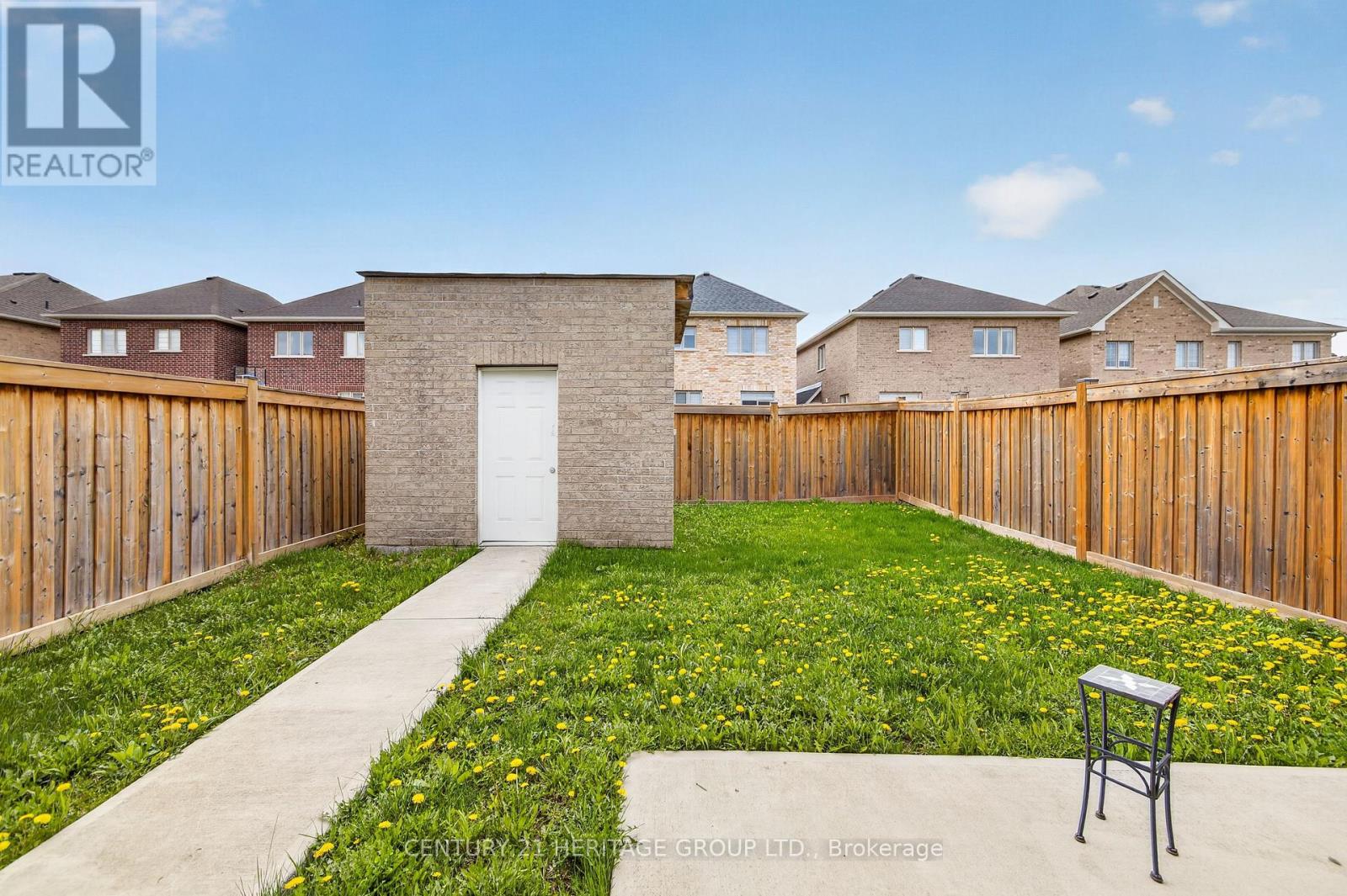 Semi-Detached/Link at 16 PRADY LANE, New Tecumseth