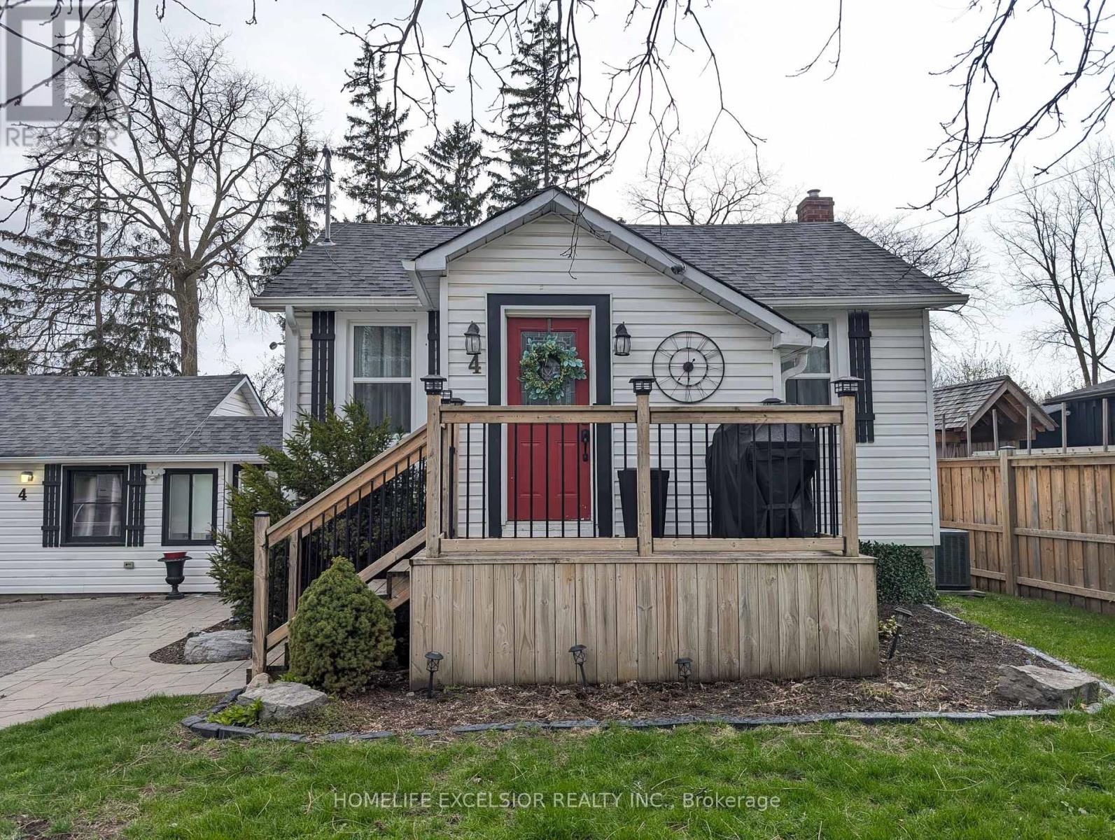 Detached at 4 ALBERT STREET, Whitchurch-Stouffville (Stouffville)
