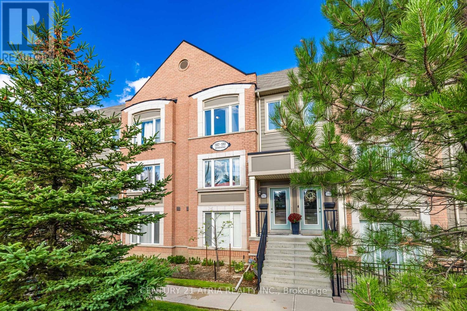 Townhouse at 9 - 15943 BAYVIEW AVENUE, Aurora