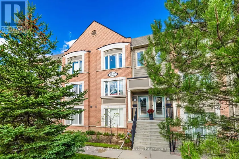 Townhouse at 9 - 15943 BAYVIEW AVENUE, Aurora