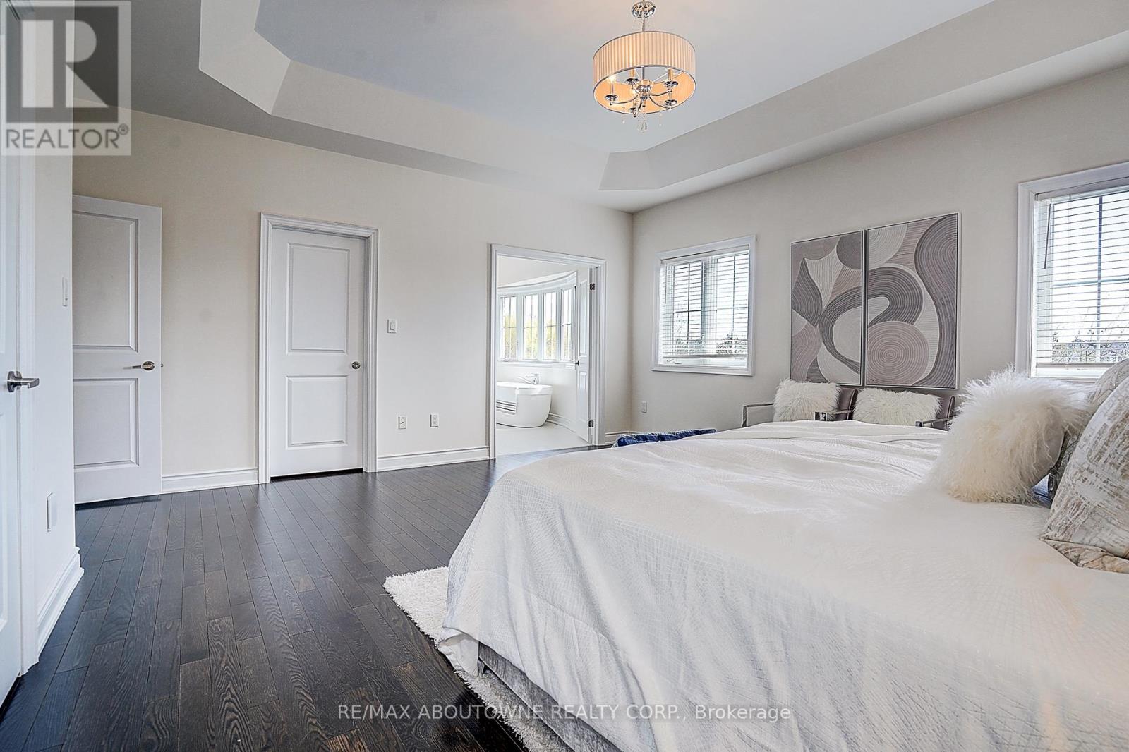 Detached at 16 GRACEDALE DRIVE, Richmond Hill
