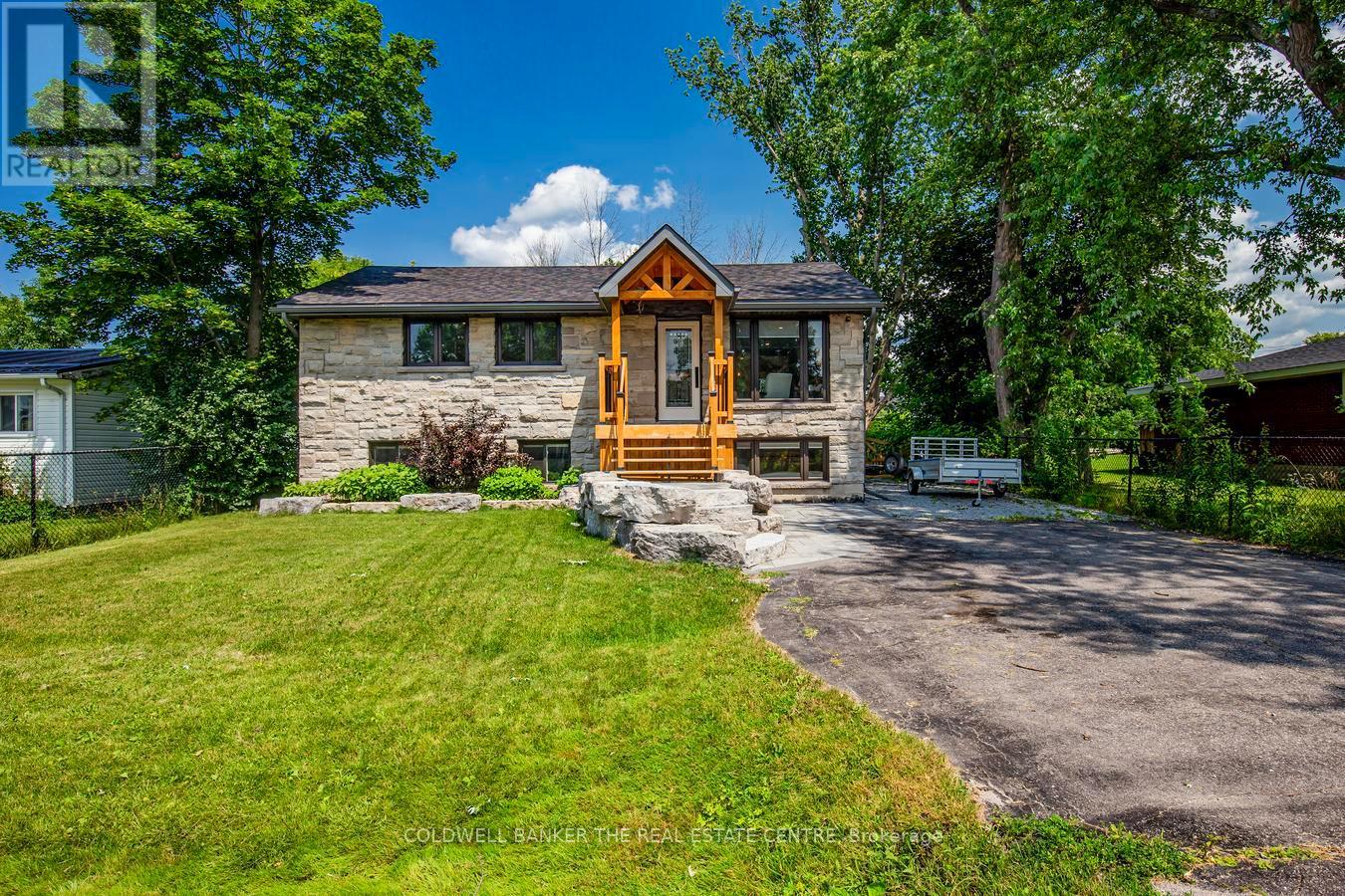 Detached at 15 BLUE JAY BOULEVARD, Georgina (Pefferlaw)