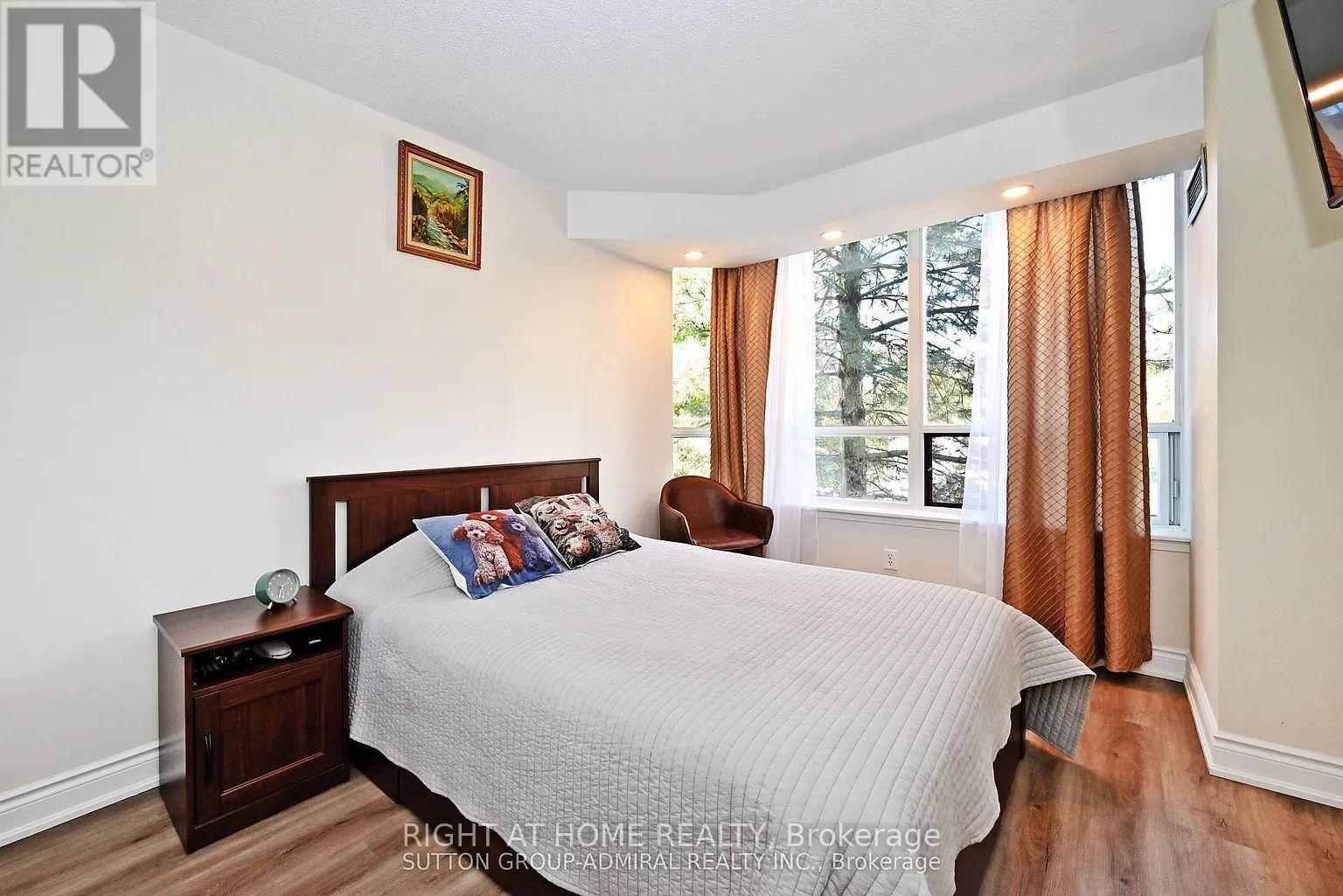 Apartment at 411 - 91 TOWNSGATE DRIVE, Vaughan