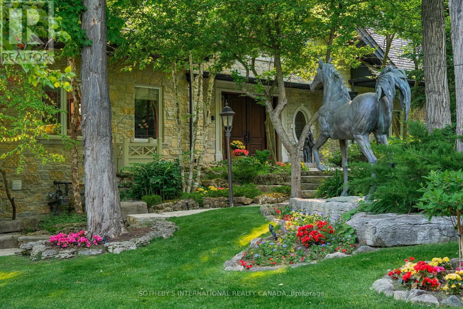 Detached at 101 PAULA COURT, Vaughan (Kleinburg)