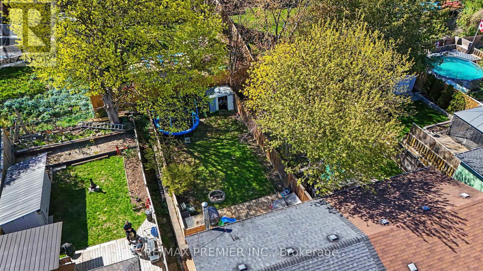 Semi-Detached/Link at 249 BRITANNIA AVENUE, Bradford West Gwillimbury