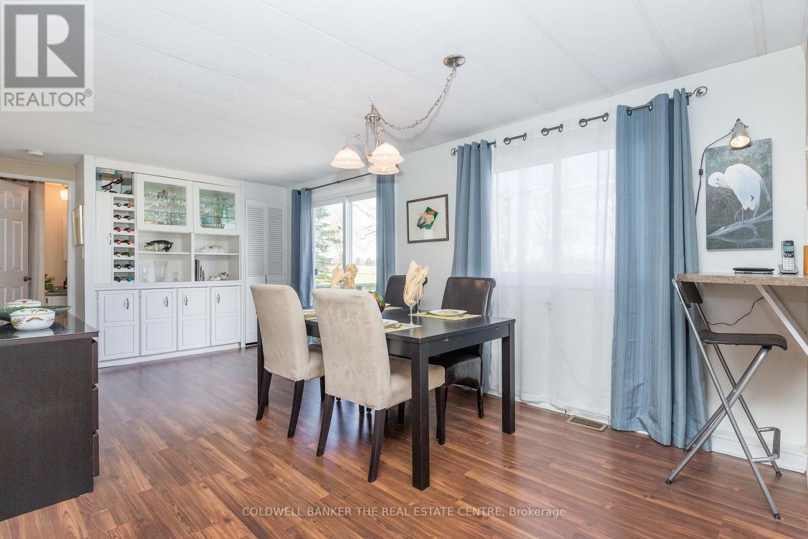Detached at 2 FIR COURT, Innisfil