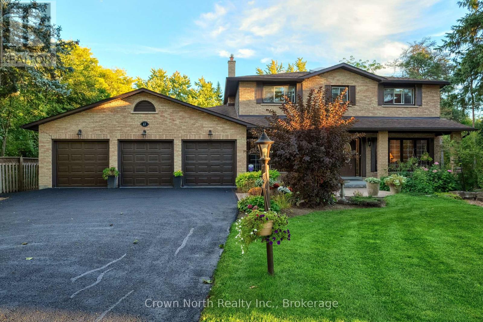 Detached at 17 BLACK WILLOW COURT, Richmond Hill (Oak Ridges)