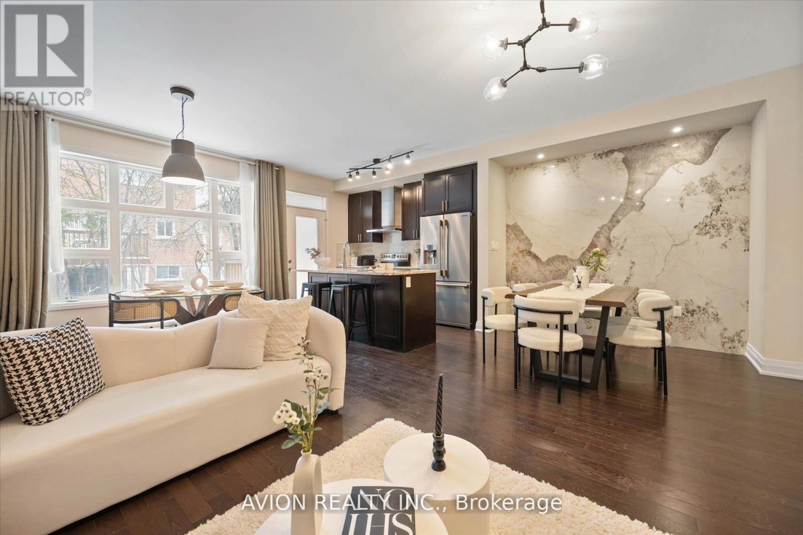Townhouse at 42 CAUSLAND LANE, Richmond Hill (Devonsleigh)