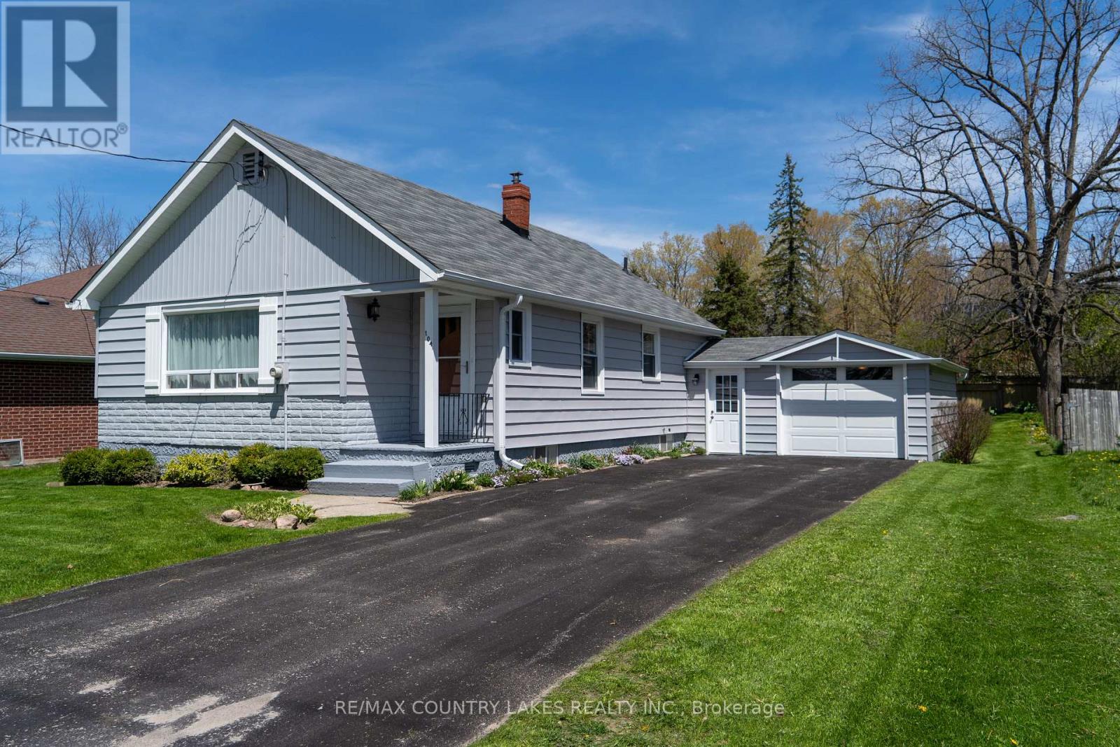 Detached at 104 LAIDLAW STREET S, Brock (Cannington)