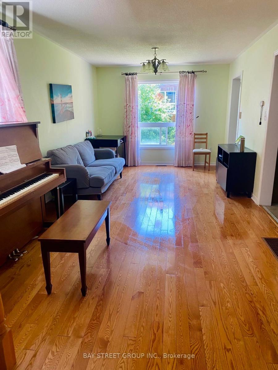 Semi-Detached/Link at 10 COBBLEHILL COURT, Markham