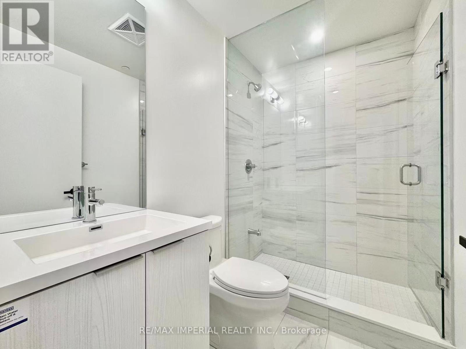 Apartment at 1901 - 8 INTERCHANGE WAY, Vaughan