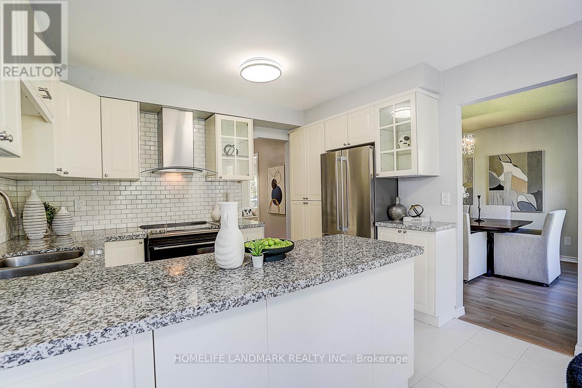 Detached at 20 LIPPINCOTT COURT, Richmond Hill