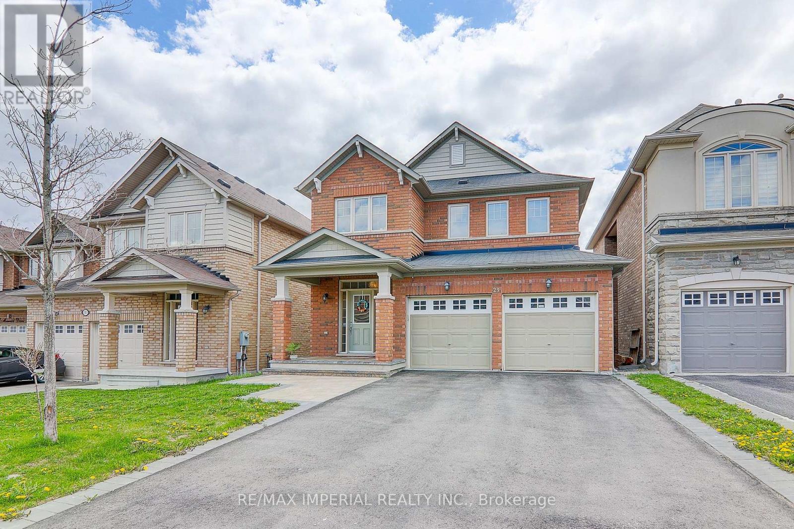 Detached at 29 MANSARD DRIVE, Richmond Hill (Jefferson)