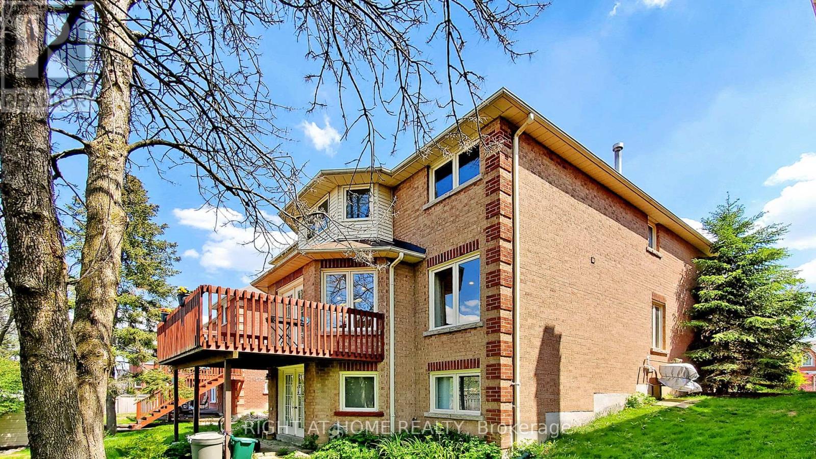 Detached at MAIN AND UPPER FLOOR - 95 LENSMITH DRIVE, Aurora (Aurora Highlands)