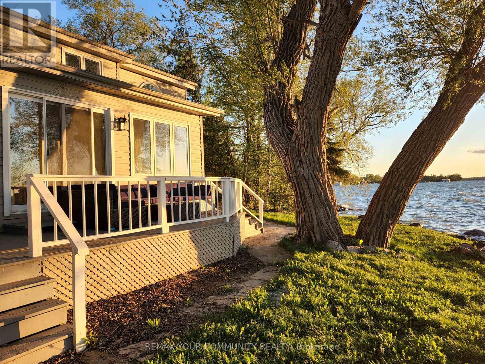 Detached at 228 LAKE DRIVE, Georgina
