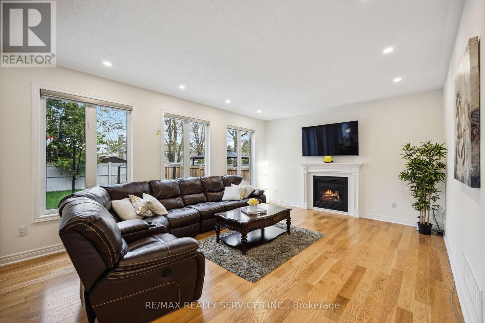 Detached at 104 SHARPE CRESCENT, New Tecumseth