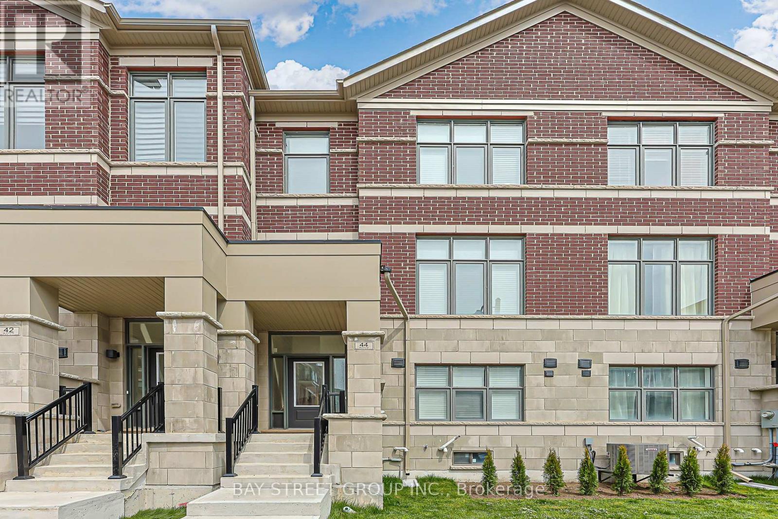 Townhouse at 44 SEINE LANE, Richmond Hill