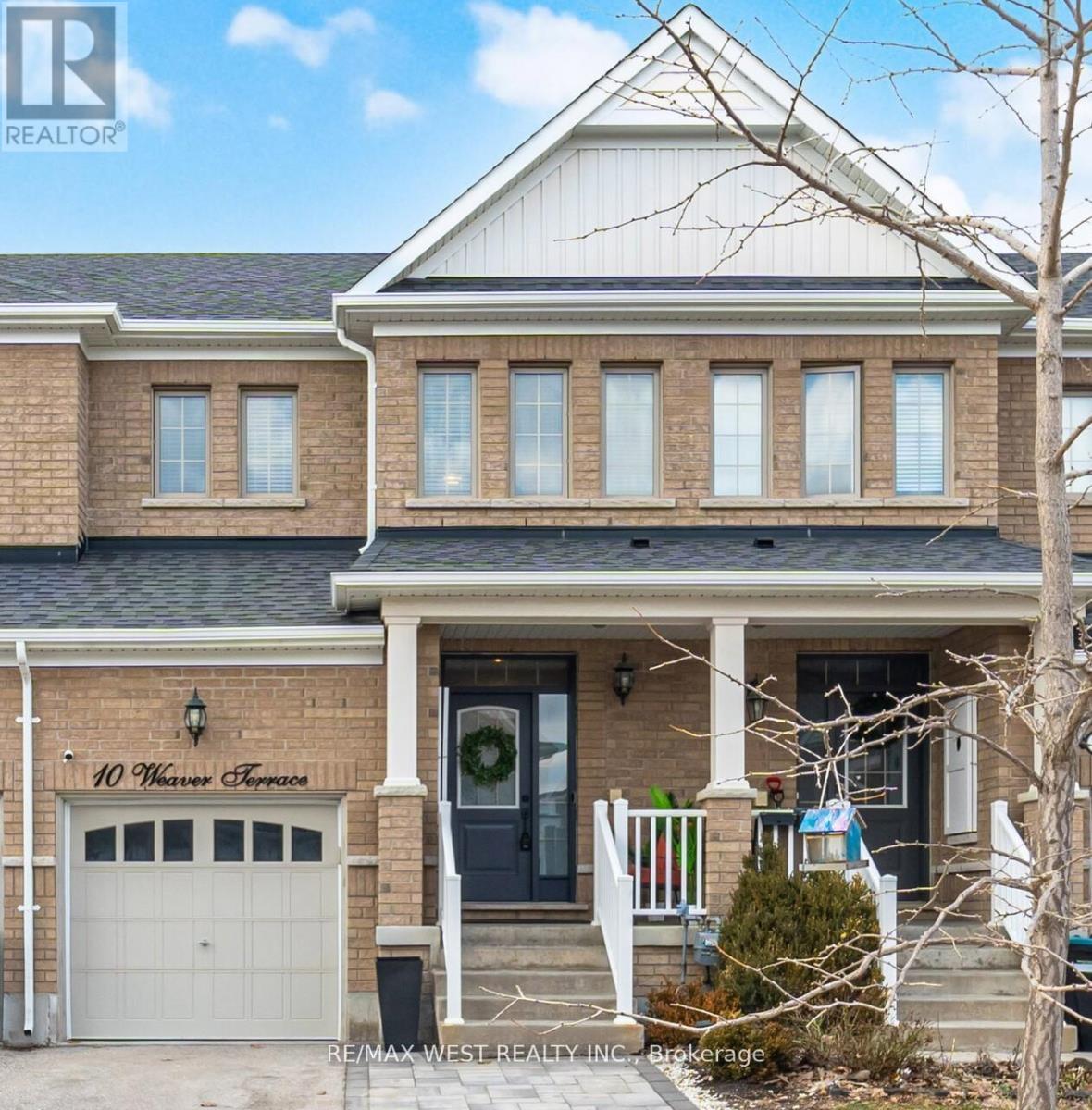 Townhouse at 10 WEAVER TERRACE, New Tecumseth (Tottenham)