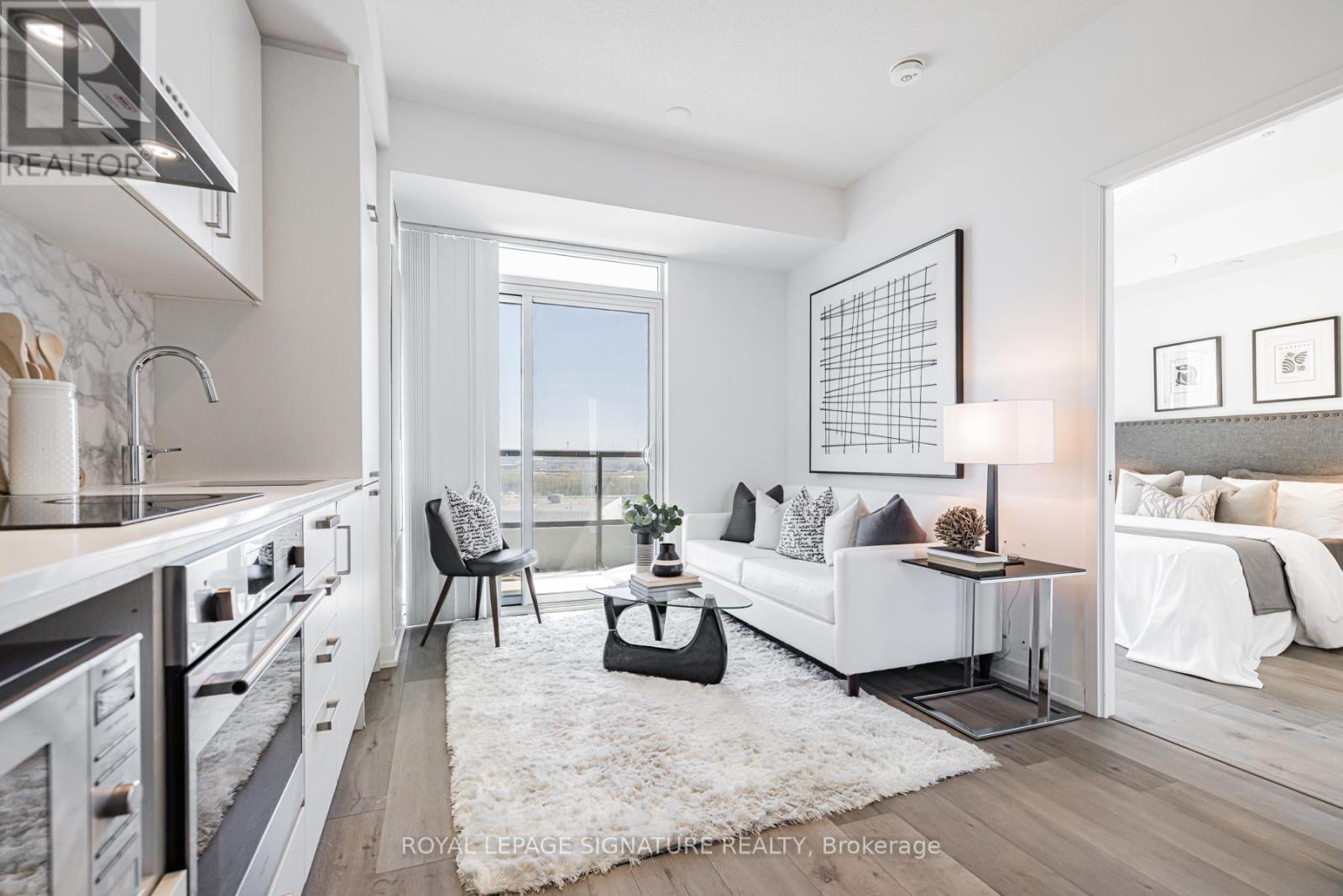Apartment at 618 - 60 HONEYCRISP CRESCENT, Vaughan (Vaughan Corporate Centre)
