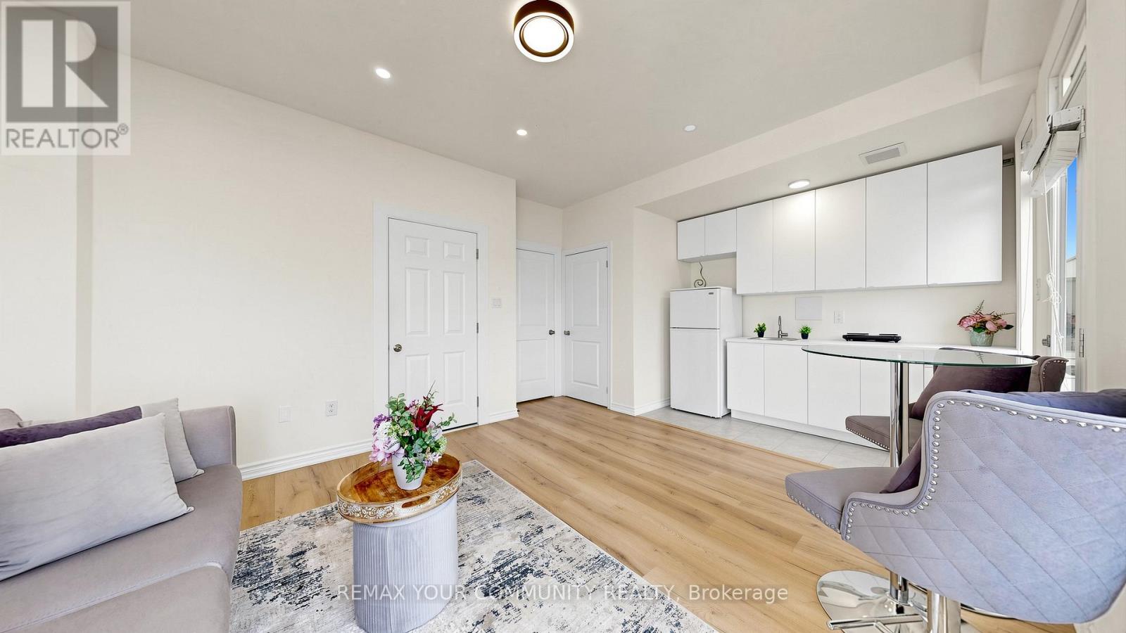 Townhouse at 10 WILLIAM ADAMS LANE, Richmond Hill
