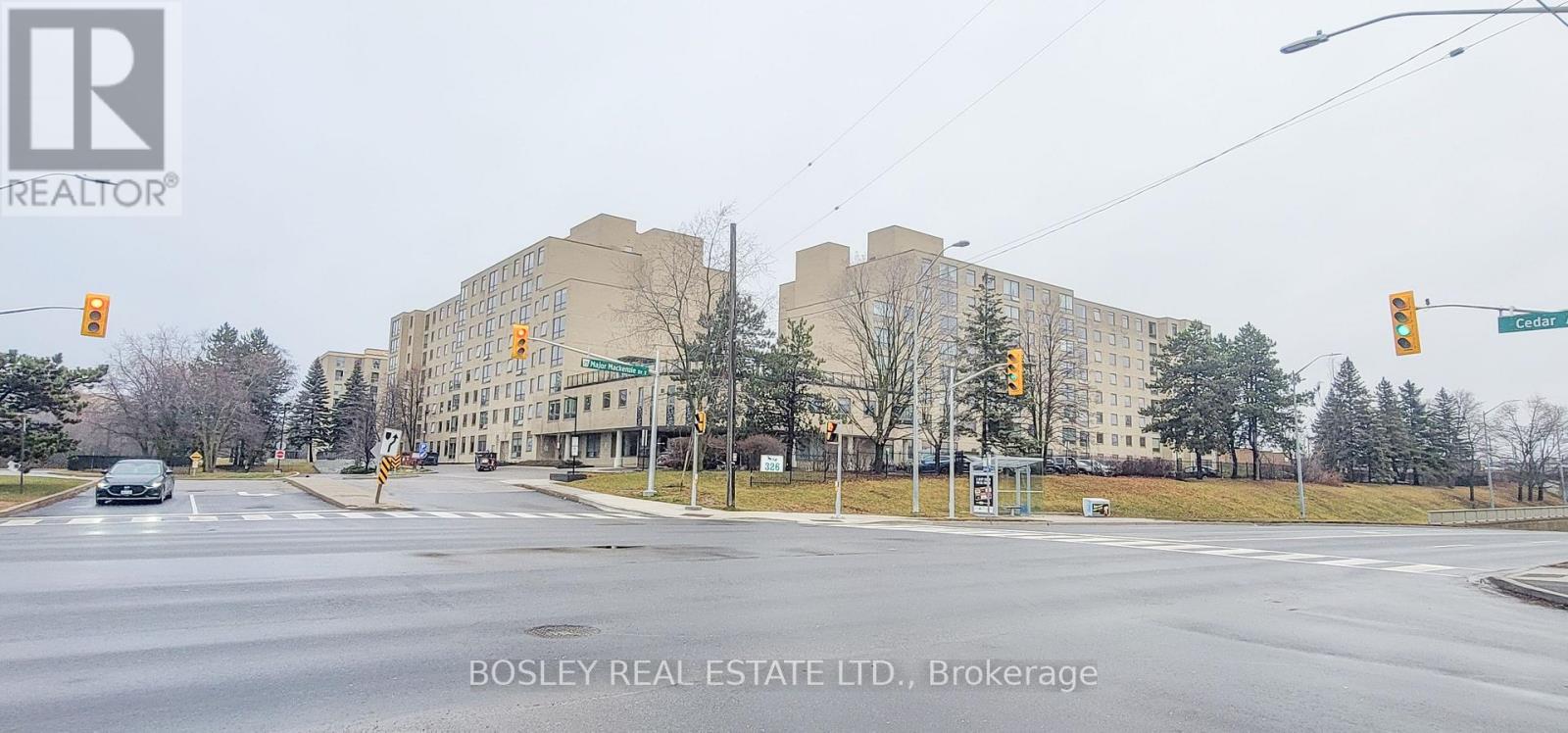 Apartment at 822 - 326 MAJOR MACKENZIE DRIVE E, Richmond Hill (Mill Pond)