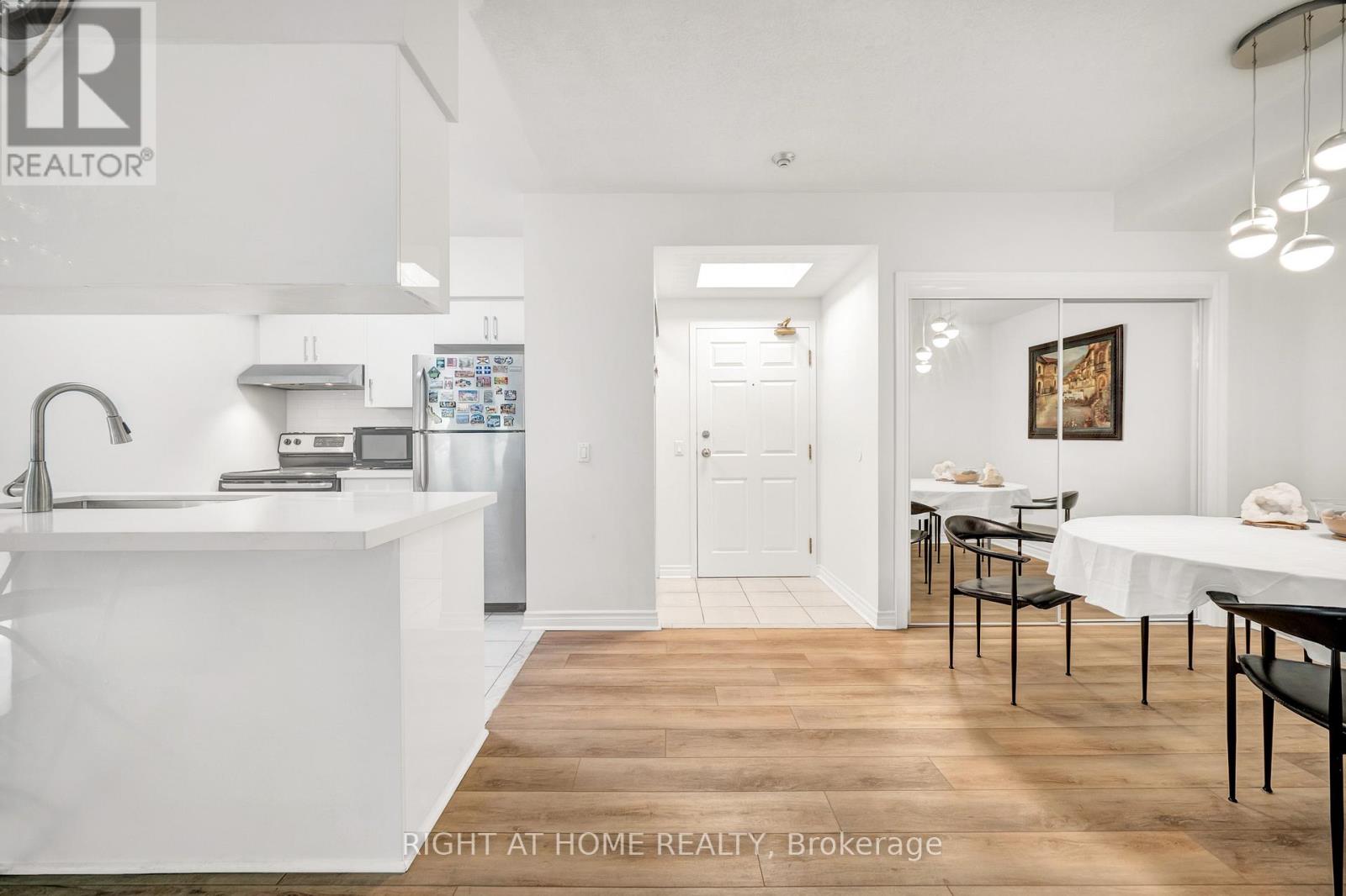 Apartment at 107A - 7398 YONGE STREET, Vaughan