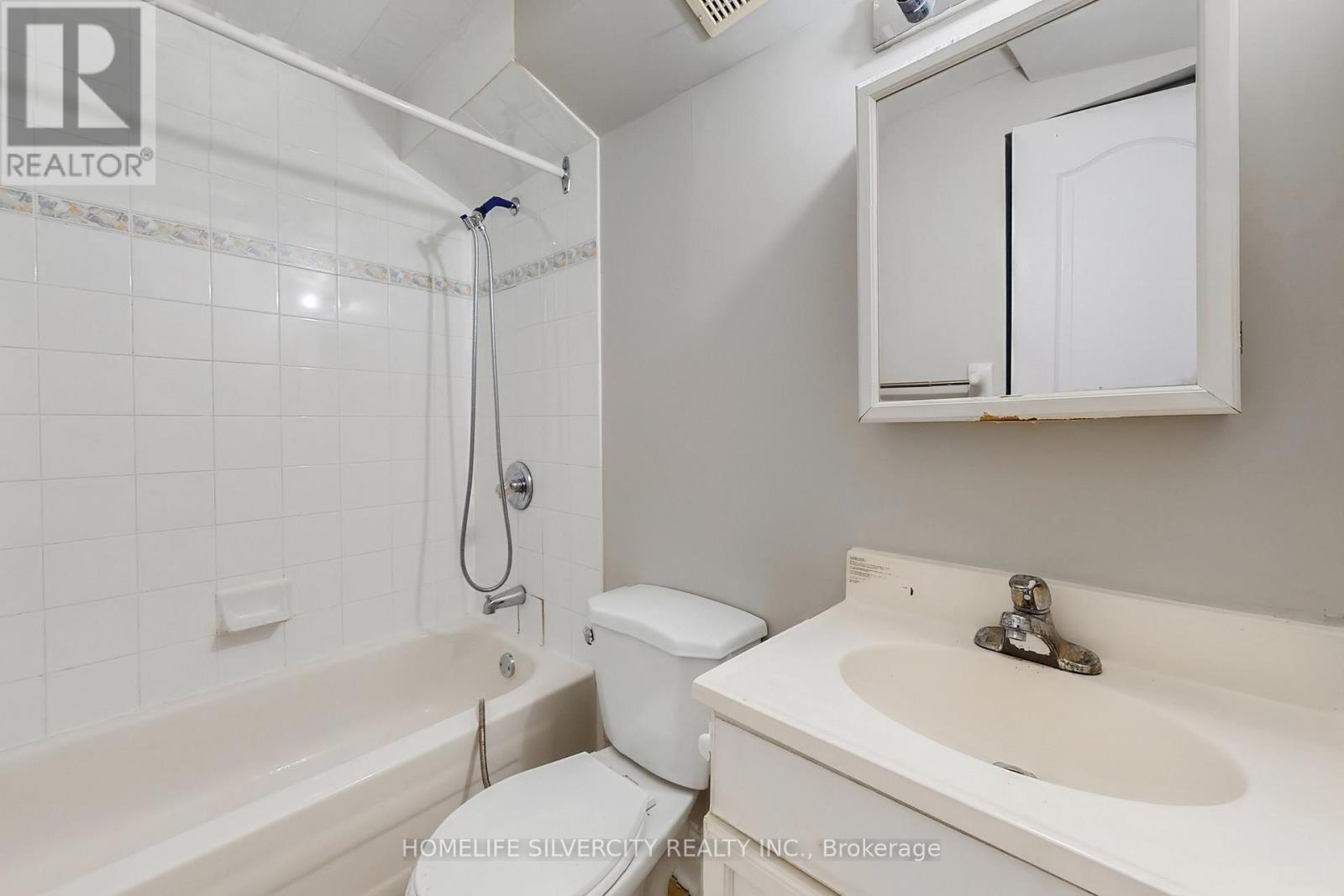Detached at 6 ROUGE FAIRWAY STREET, Markham