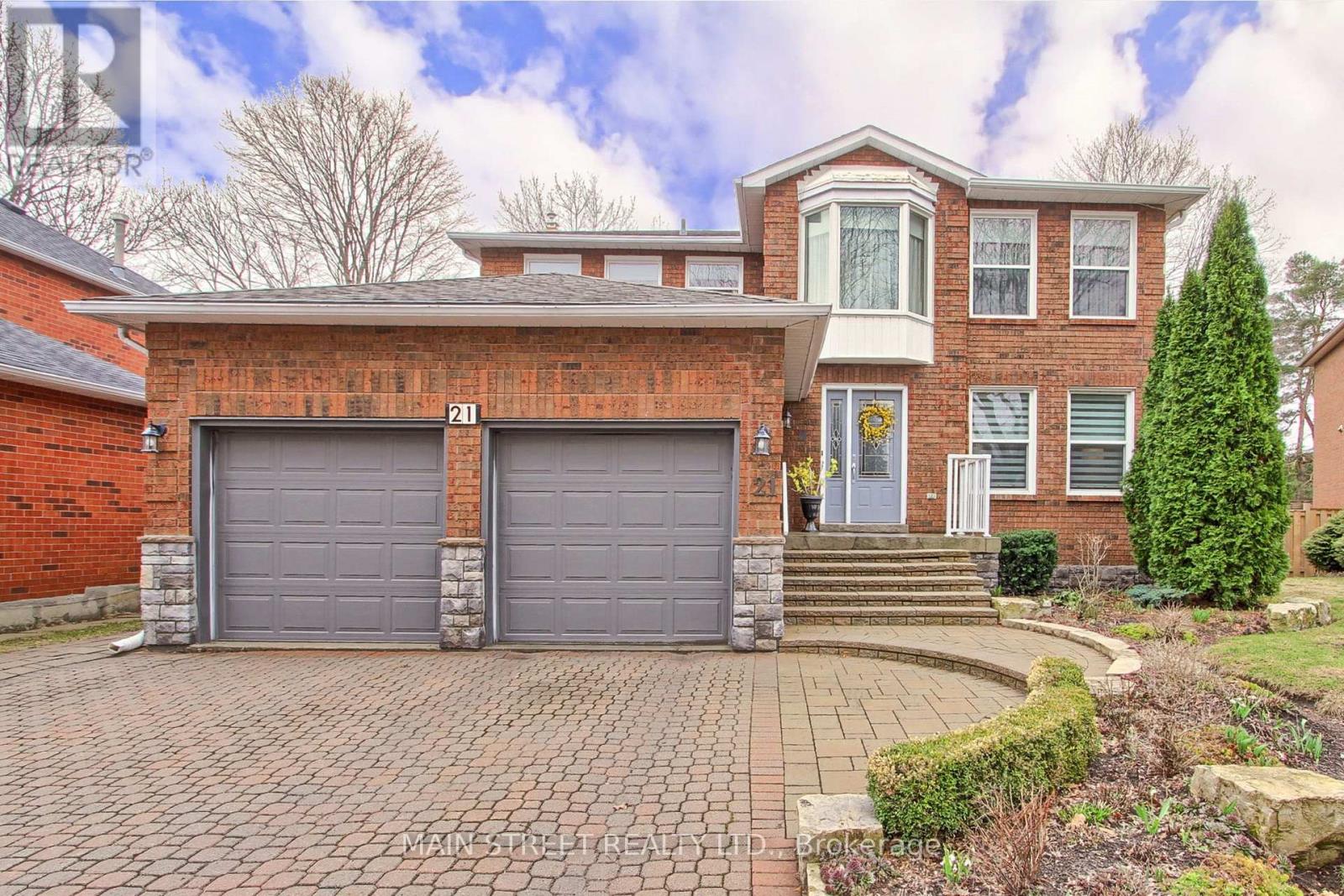Detached at 21 CHADBURN CRESCENT, Aurora (Hills of St Andrew)