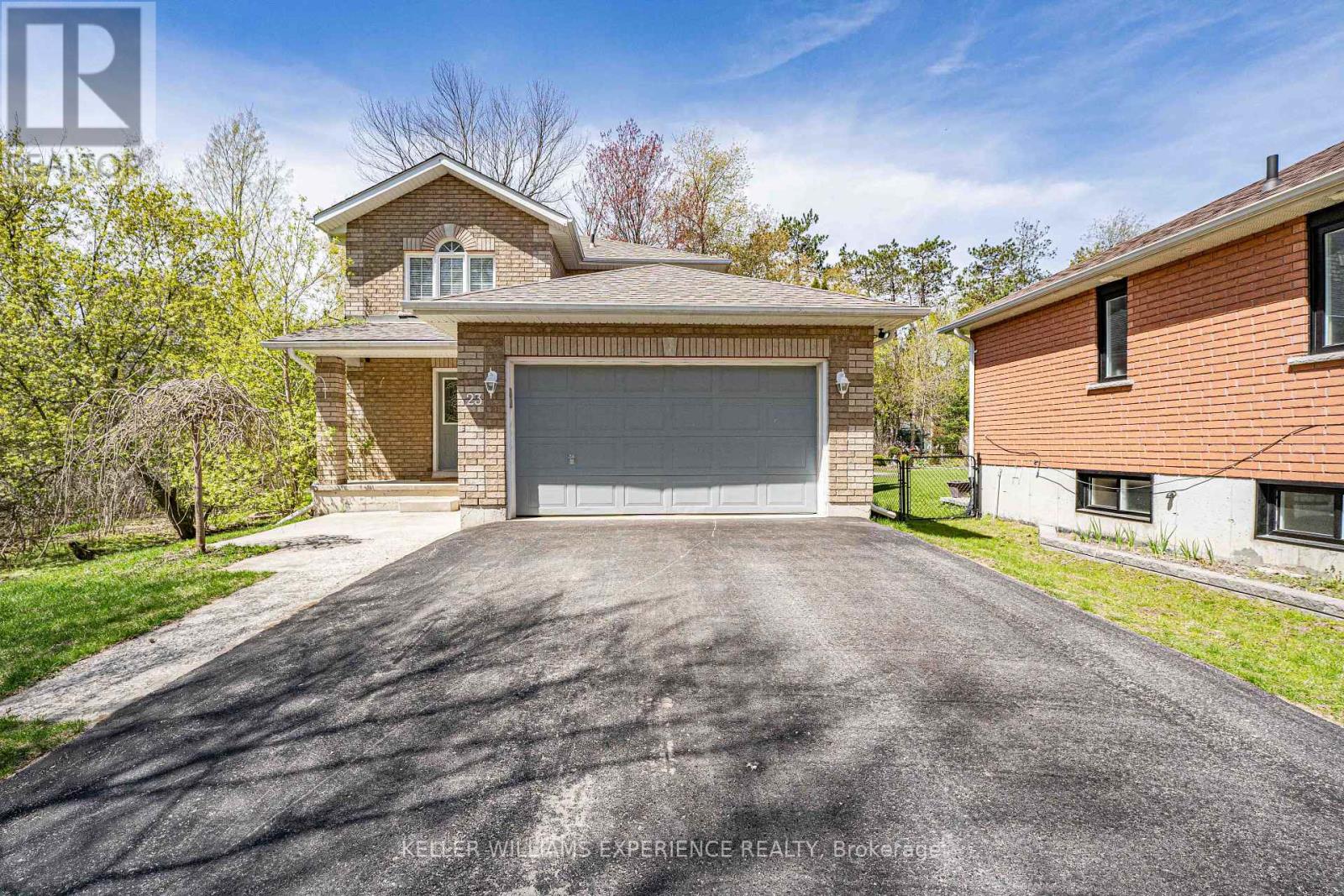 Detached at 23 BURBANK CIRCLE, Adjala-Tosorontio (Everett)