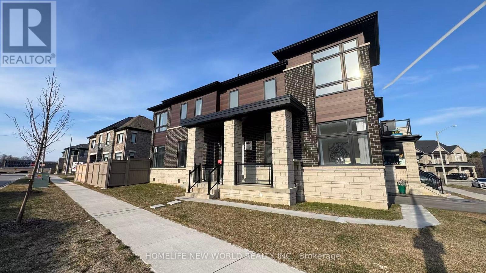 Townhouse at 2 HERCULES CLUB DRIVE, Richmond Hill