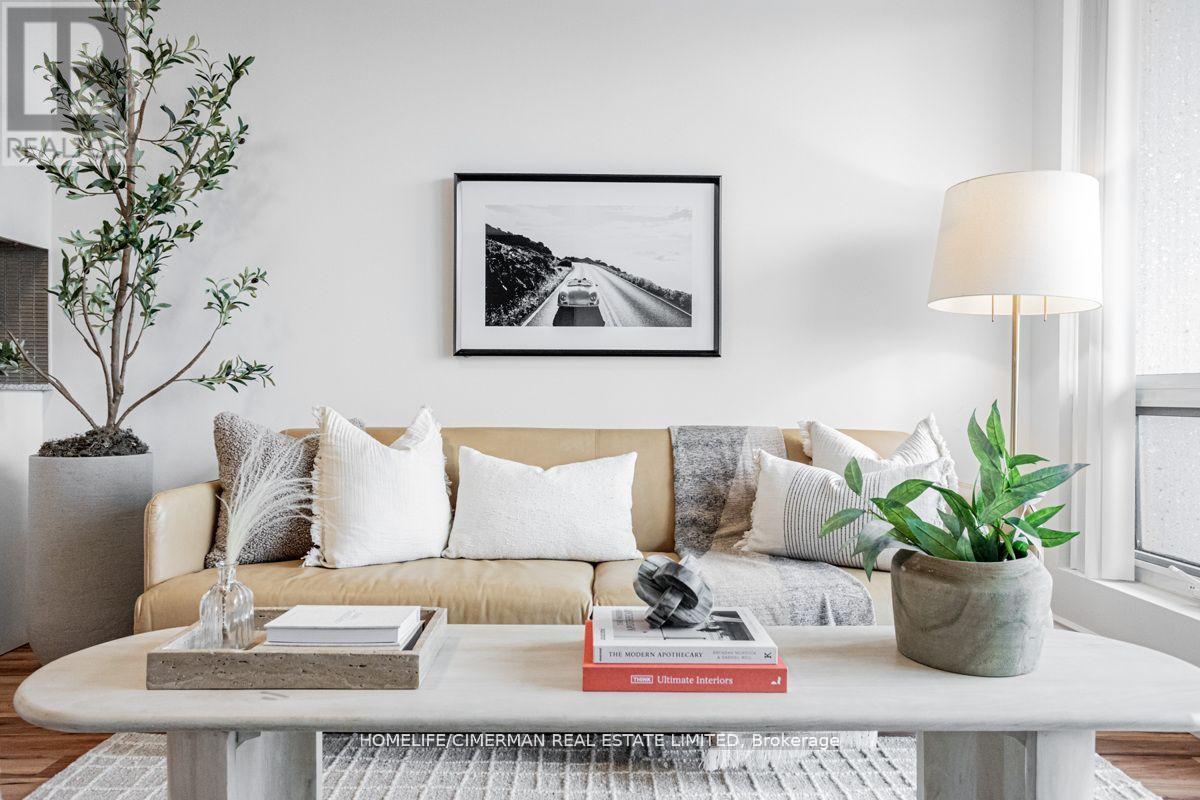 Apartment at 1211B - 9090 YONGE STREET, Richmond Hill (South Richvale)