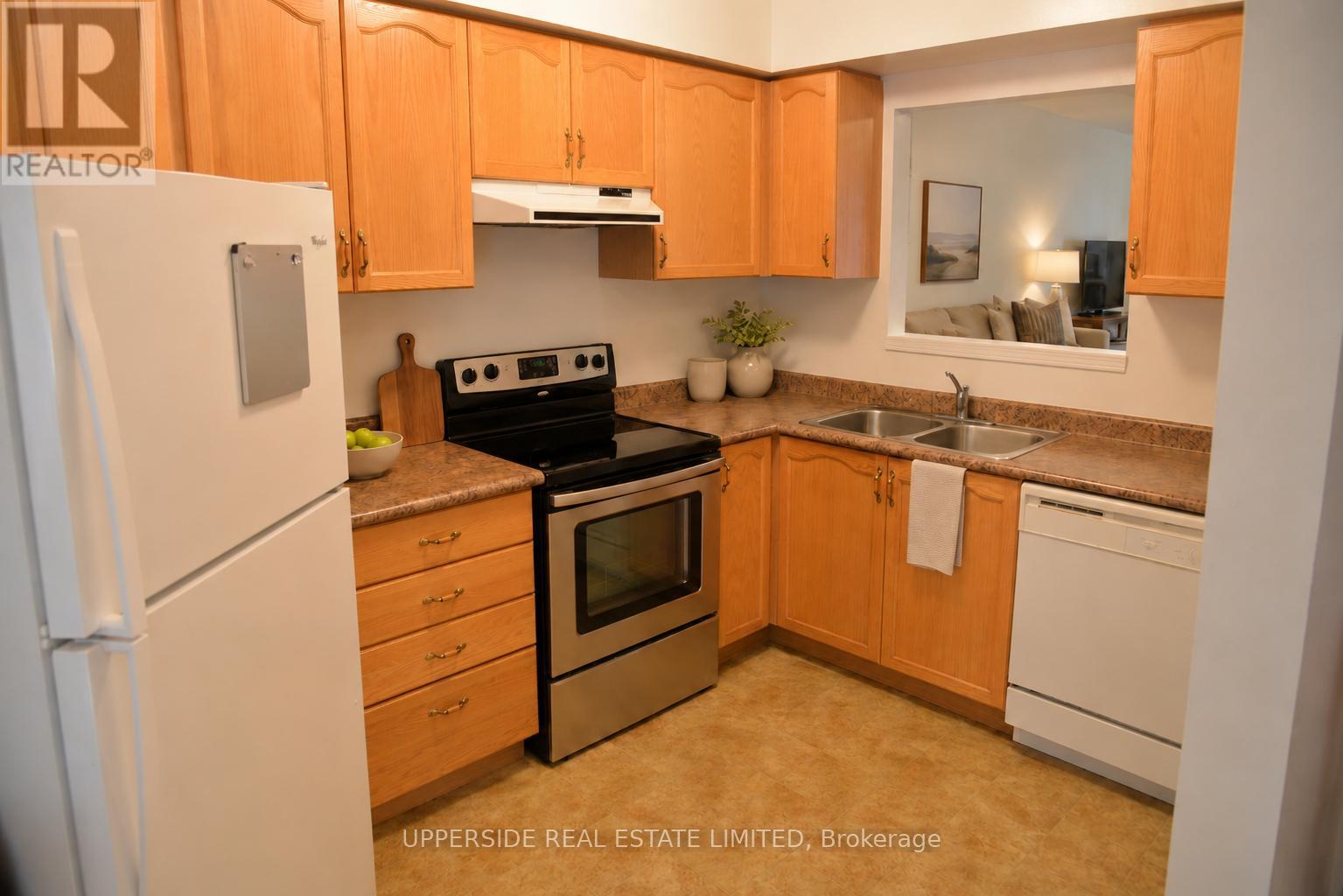 Townhouse at 7 - 23 OBSERVATORY LANE, Richmond Hill