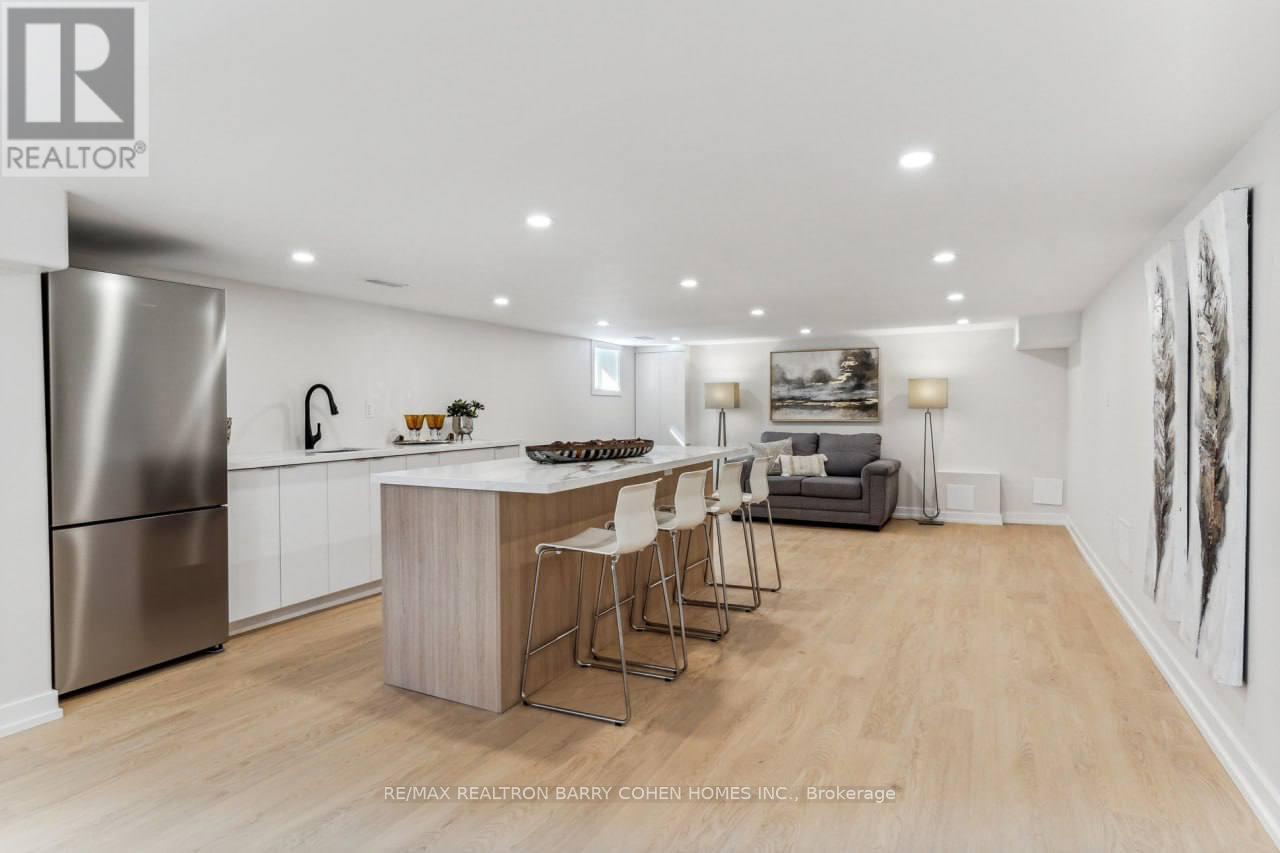 Detached at 31 KENNEDY STREET W, Aurora (Aurora Village)