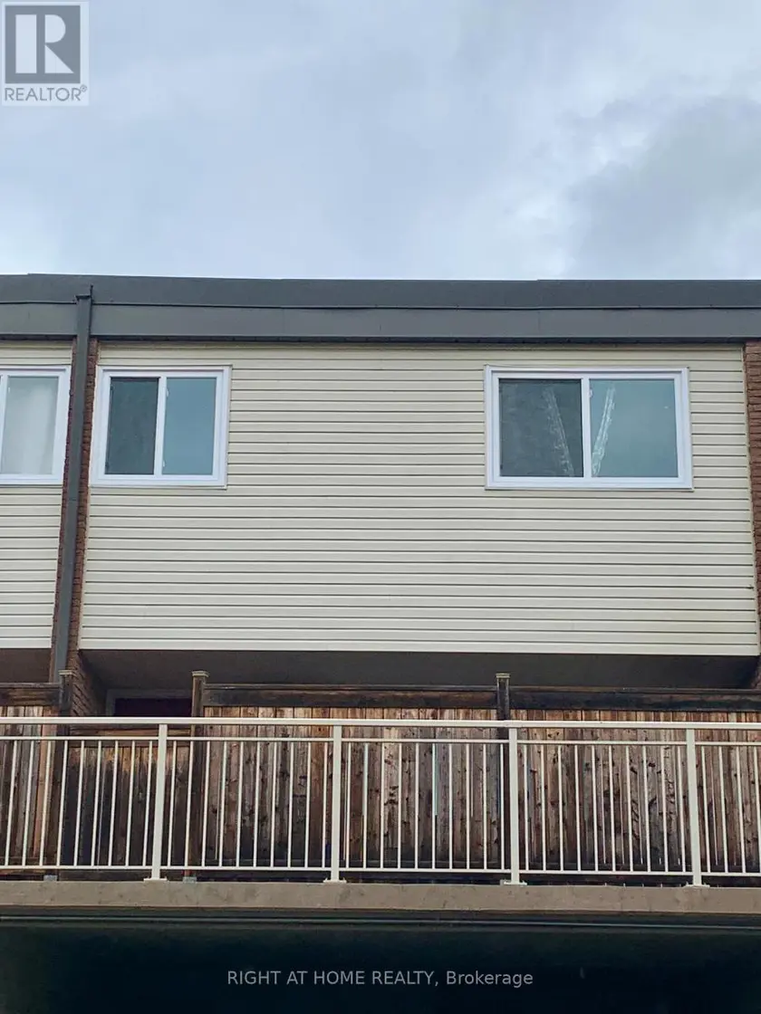Townhouse at 129 MILESTONE CRESCENT, Aurora (Aurora Village)