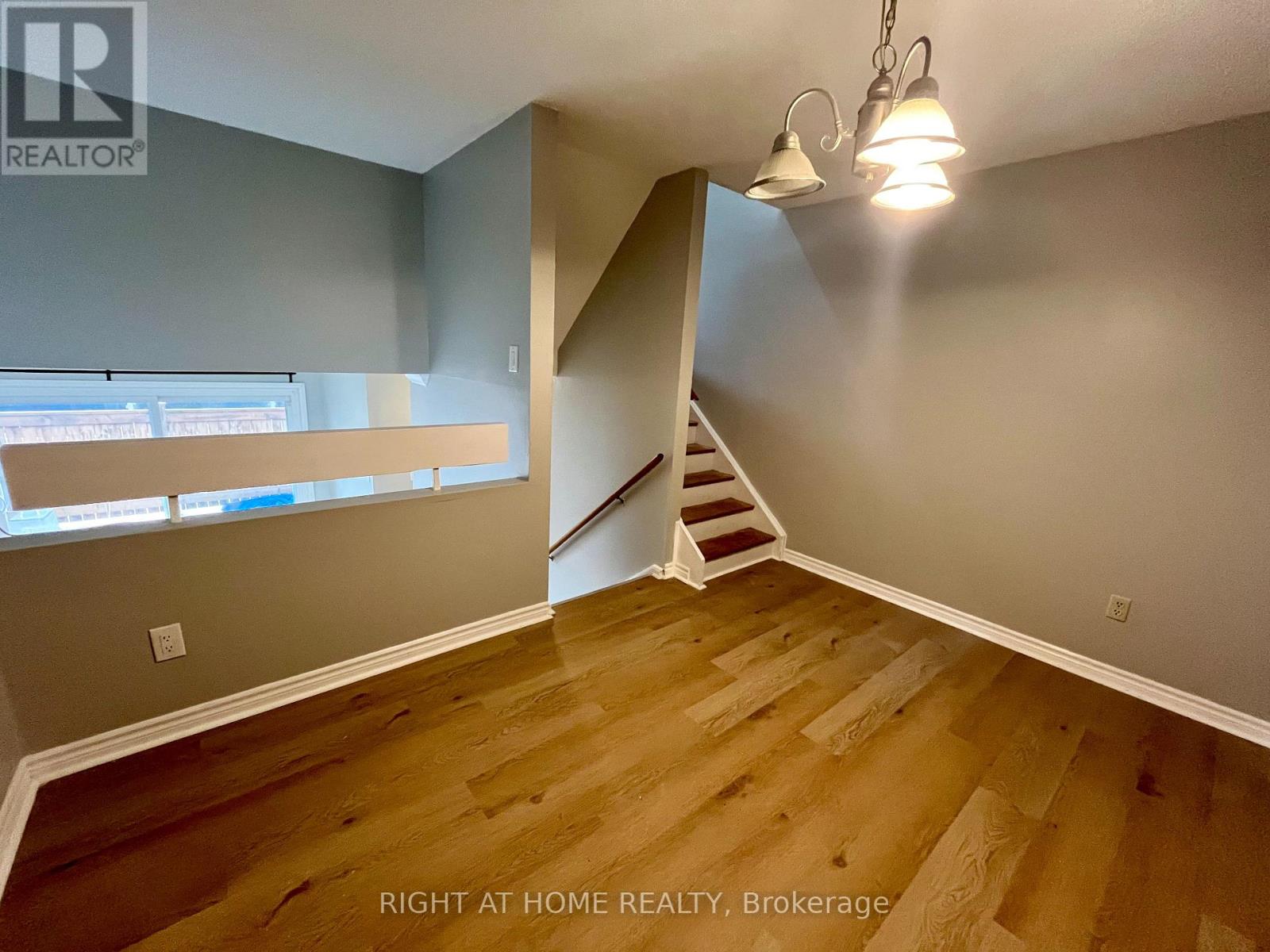 Townhouse at 129 MILESTONE CRESCENT, Aurora