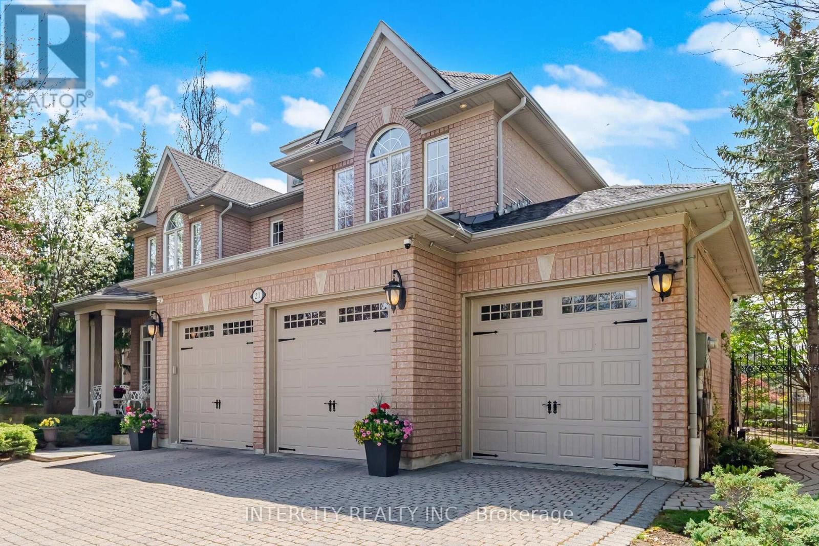 Detached at 21 CAPNER COURT, Vaughan (Kleinburg)