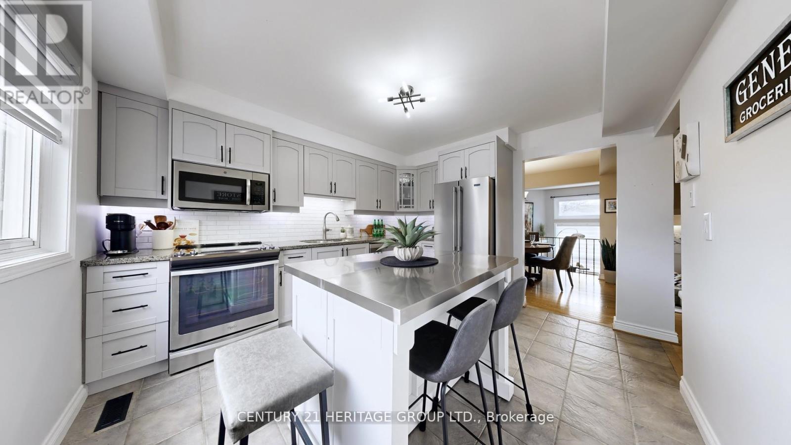 Townhouse at 8 DUNKELD WAY, Markham (Royal Orchard)