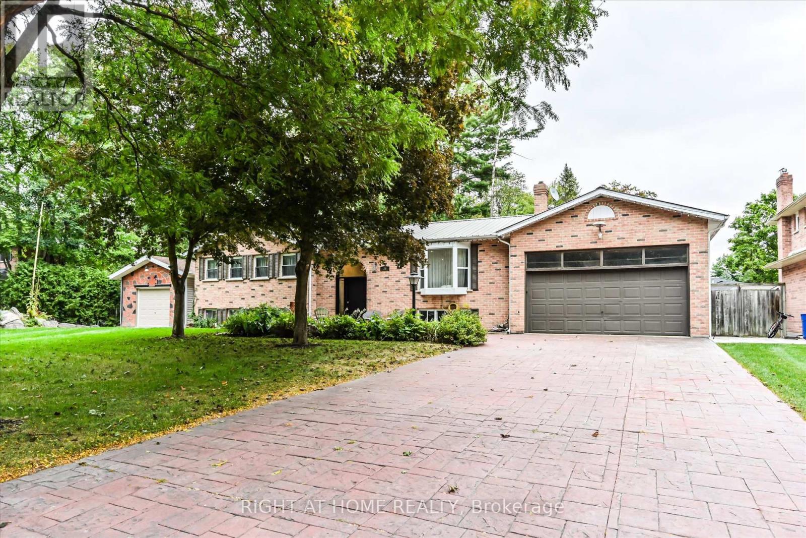 Detached at LOWER - 30 FRENCH CRESCENT, East Gwillimbury (Holland Landing)